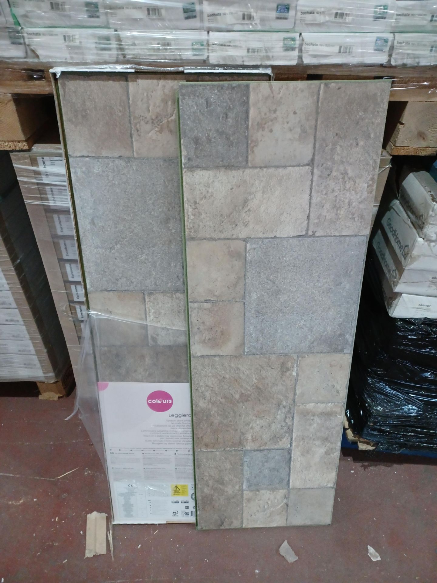10 X PACKS OF Leggiero Light grey Slate effect Laminate Flooring, EACH PCK CONTAINS 1.86m², GIVING - Image 2 of 3