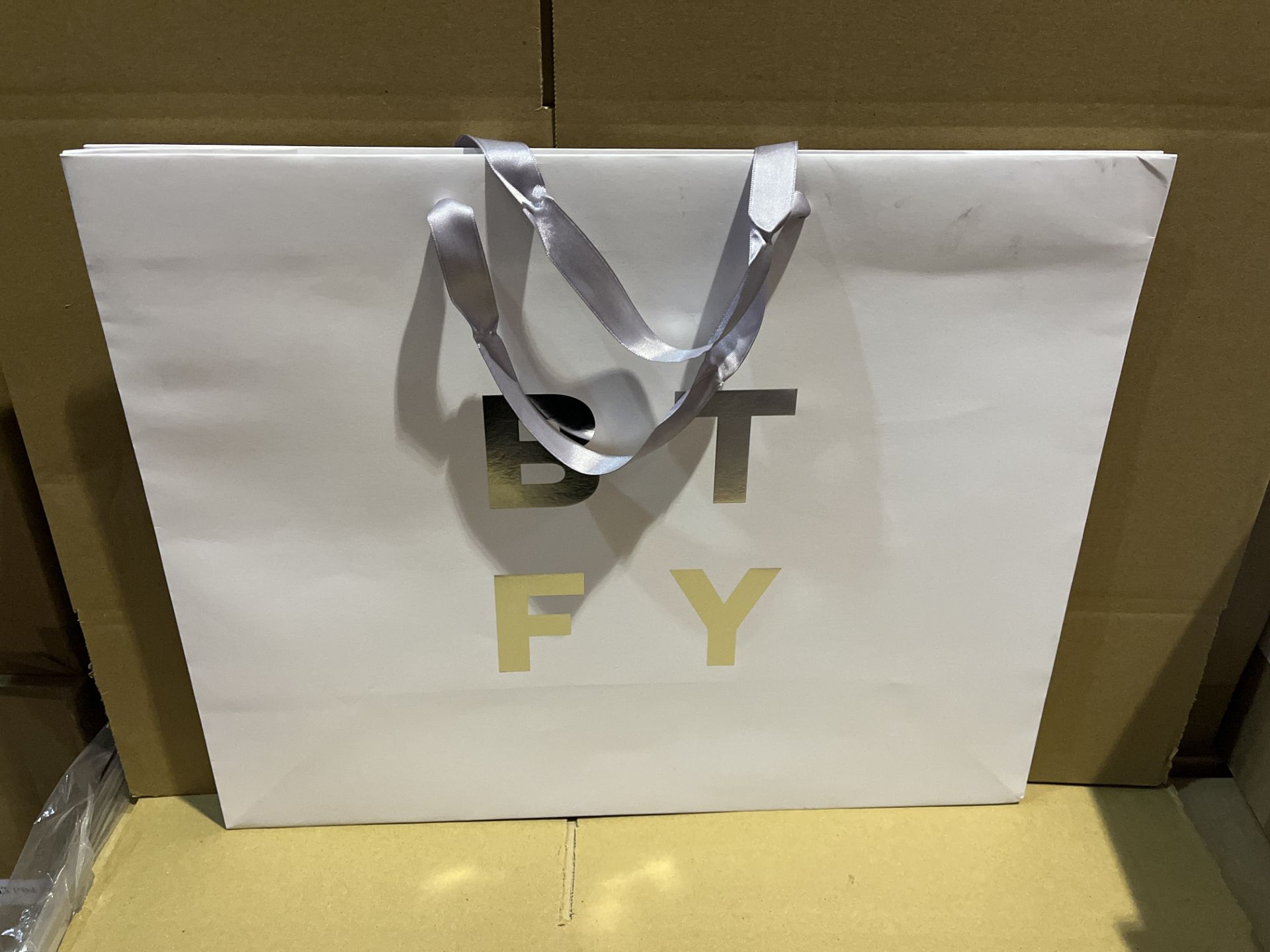 150 X BRAND NEW BTFY 50 X 20 X 40CM GIFT BAGS IN 3 BOXES R11