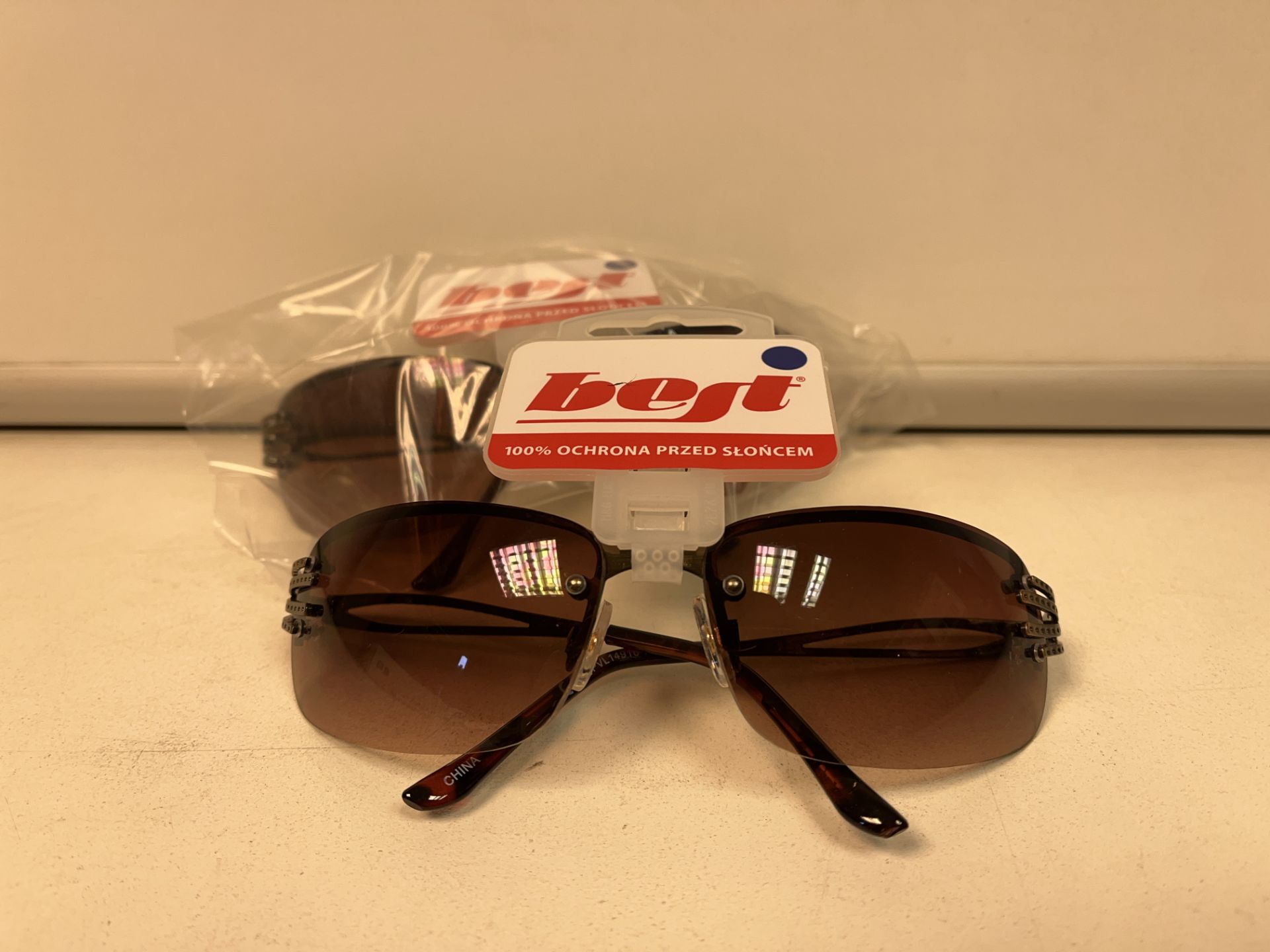 50 X BRAND NEW FASHION SUNGLASSES R9