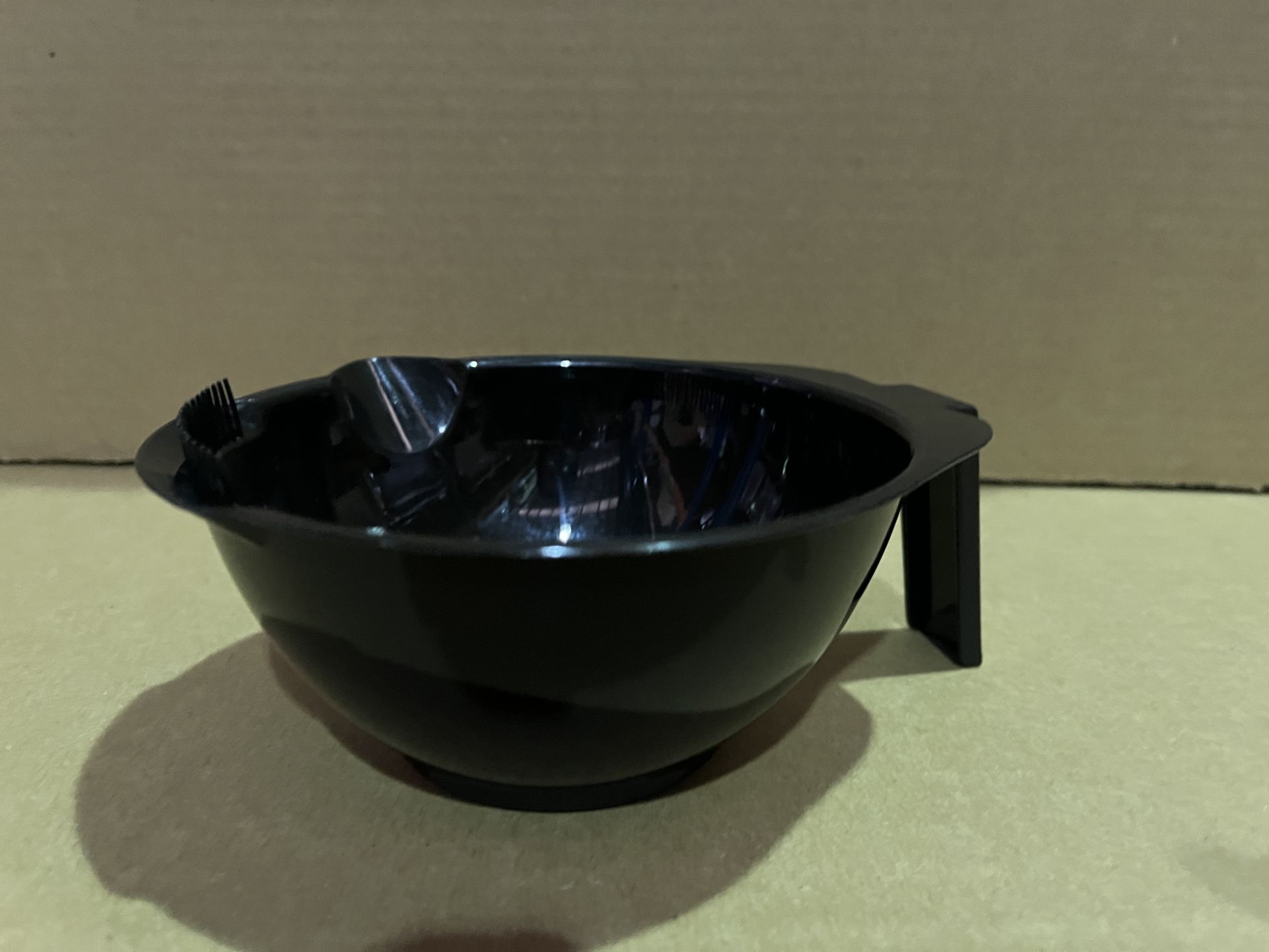 21 X BRAND NEW GK HAIR MIXING BOWLS INSL