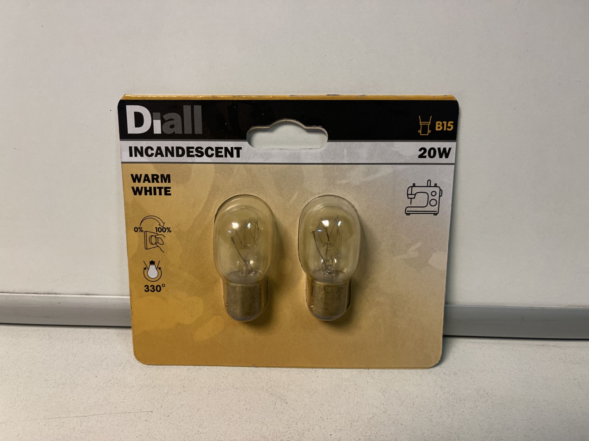 150 X BRAND NEW DIALL INCANDESCENT WARM WHITE 20 W B15 BULBS R18