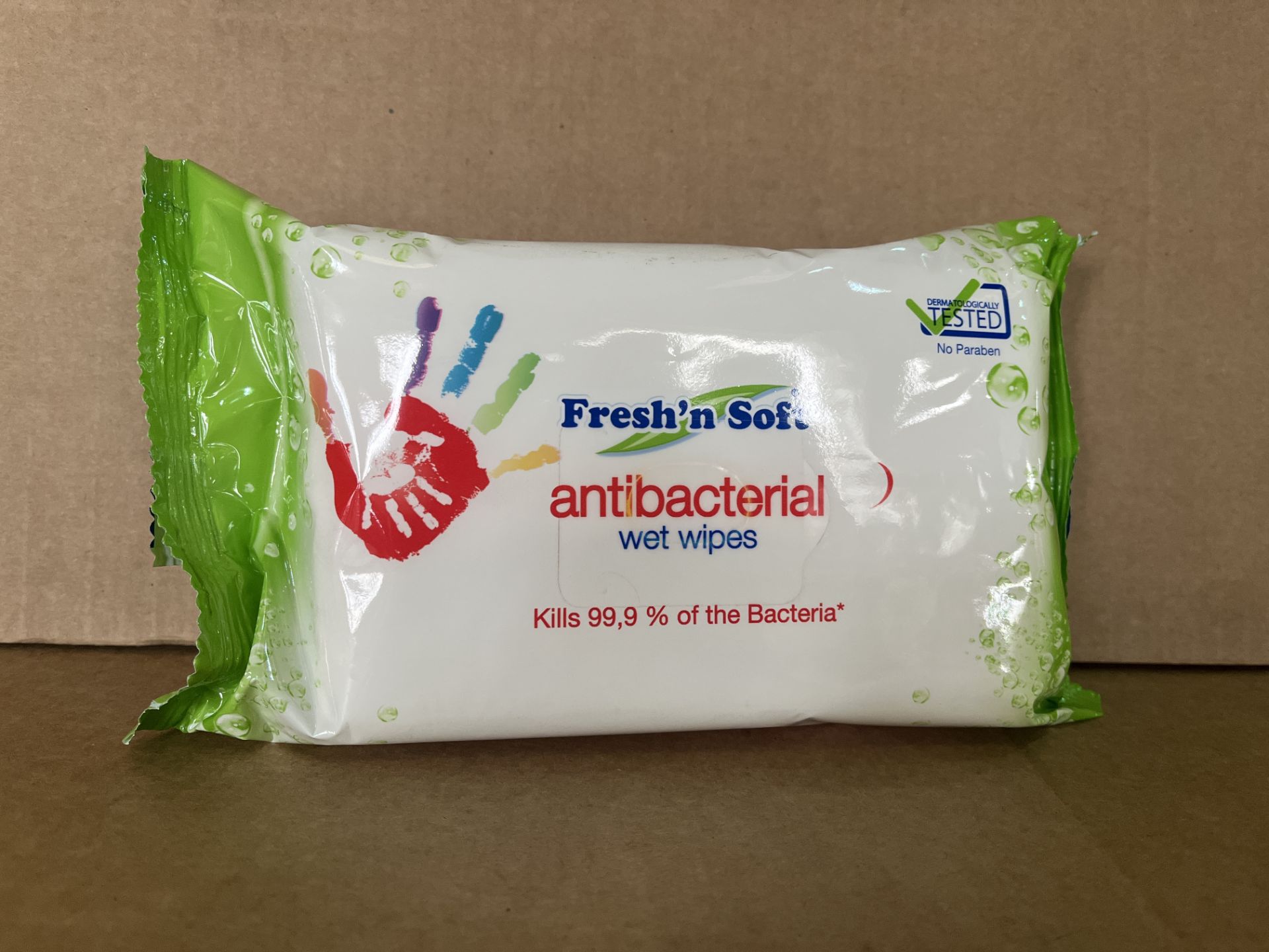 96 X BRAND NEW PACKS OF FRESH AND SOFT ANTIBACTERIAL WET WIPES R15