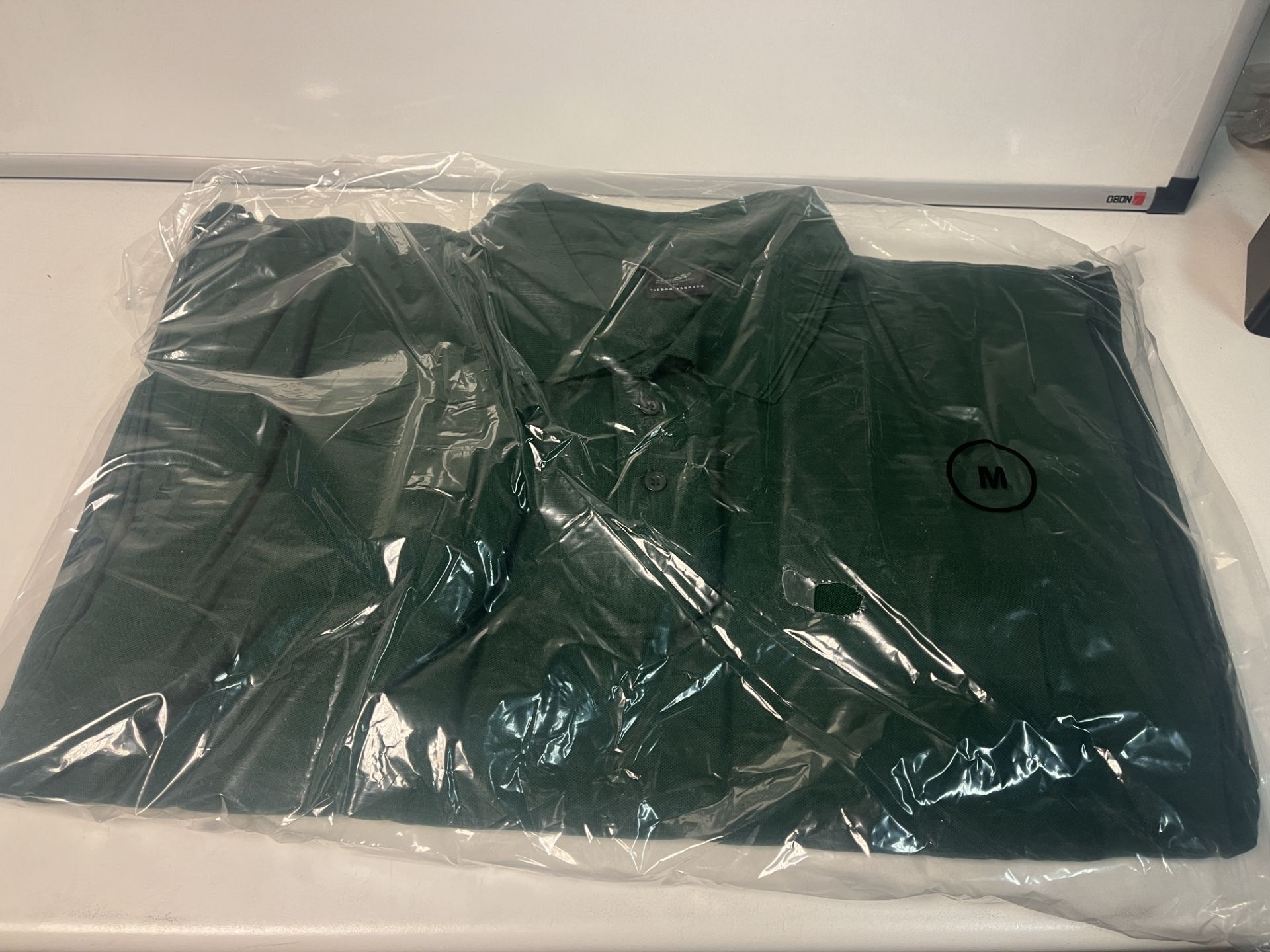 50 X BRAND NEW BEAR WORKWEAR PREMIUM BOTTLE GREEN POLO TOPS SIZE LARGE R19