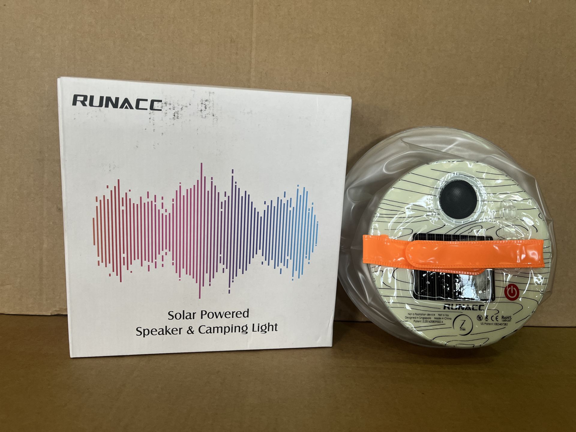 10 X BRAND NEW SOLAR POWERED CAMPING/FISHING SPEAKER AND LIGHT, USB CHARGING AND USB OUTPUT R15