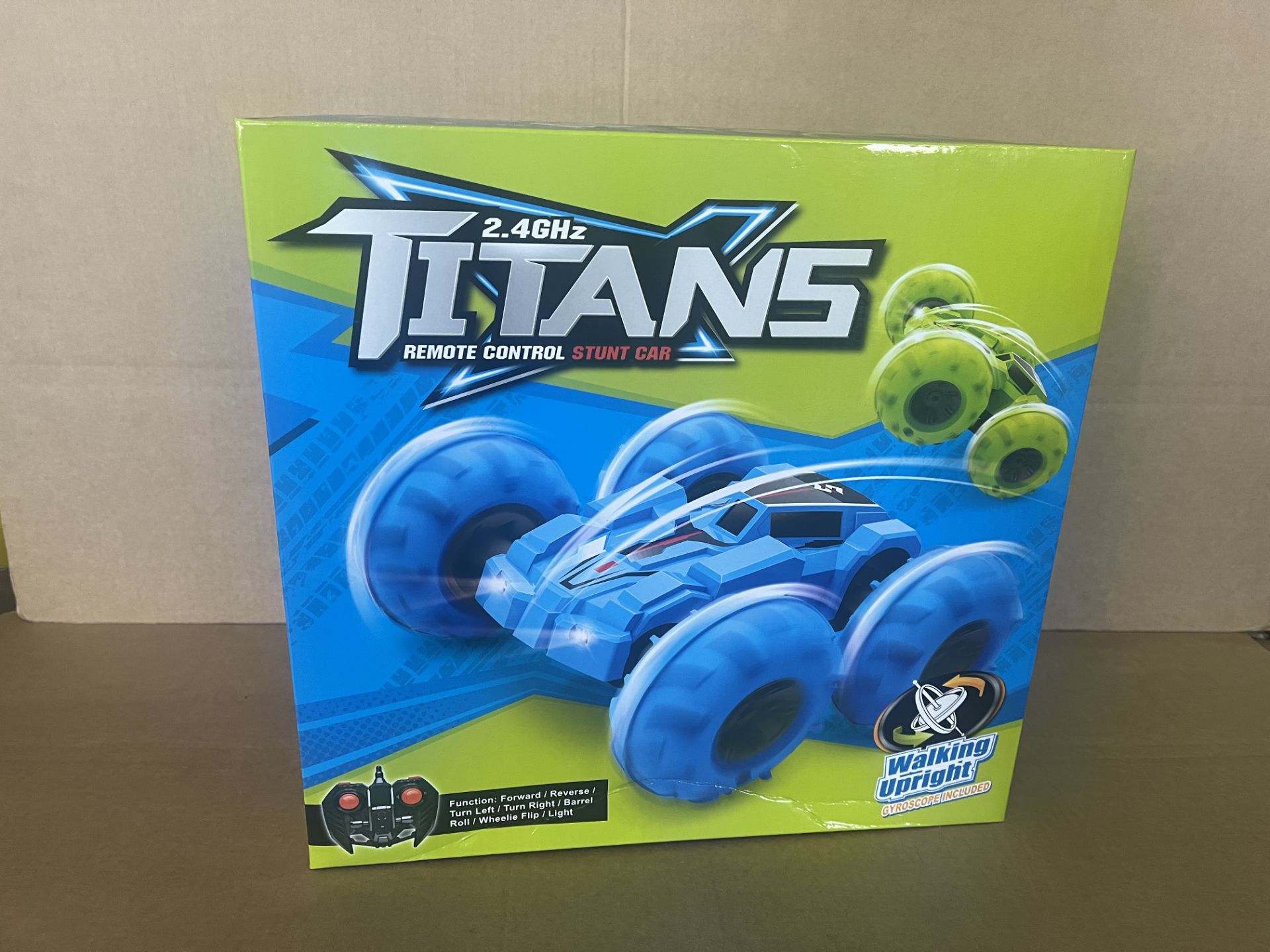 8 X BRAND NEW TITANS 2.4GHZ REMOTE CONTROL STUNT CAR WITH WALKING UPRIGHT, GYROSCOPE INCLUDED R15