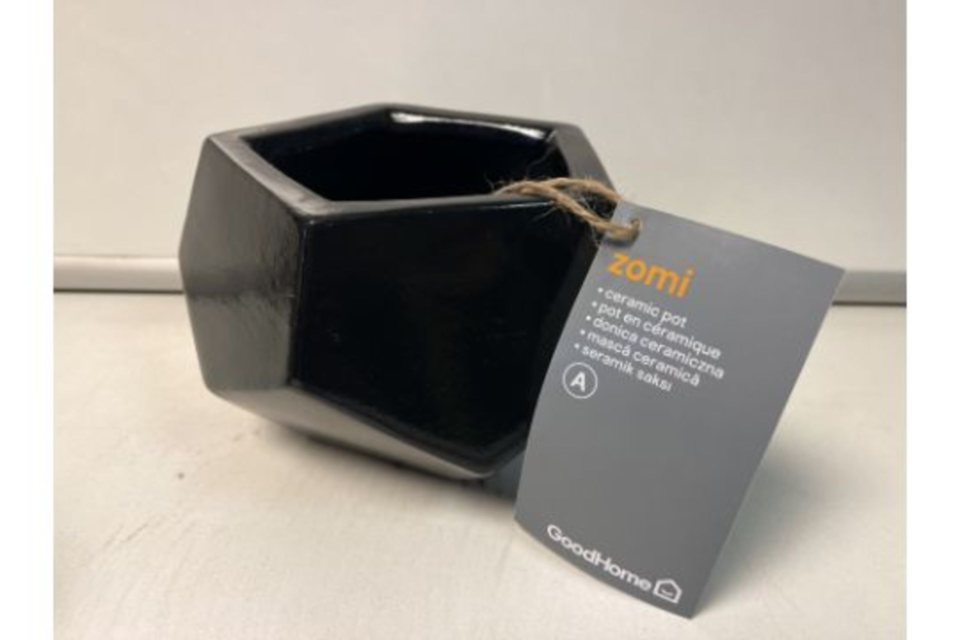 30 X NEW GOODHOME ZOMI CERAMIC PLANT POTS (BLACK) (ROW9)