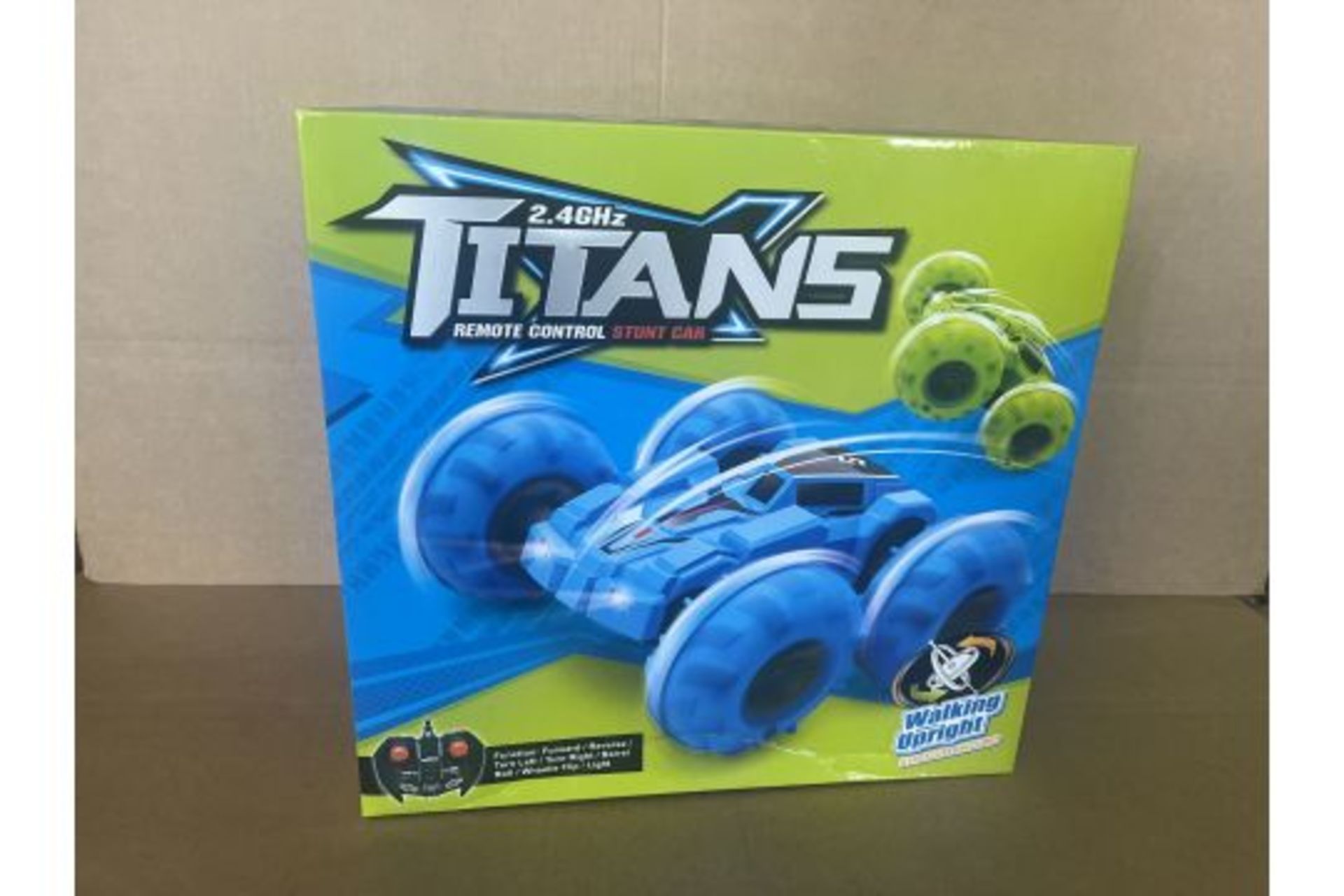 8 X BRAND NEW TITANS 2.4GHZ REMOTE CONTROL STUNT CAR WITH WALKING UPRIGHT, GYROSCOPE INCLUDED R15