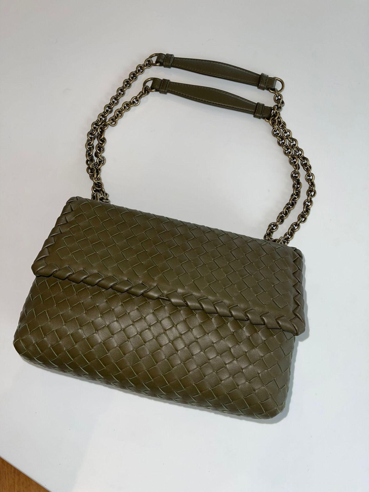 Bottega Veneta Intrecciato weave Shoulder Bag. RRP £1,950. Stylish, luxury & a stand out piece - Image 5 of 5