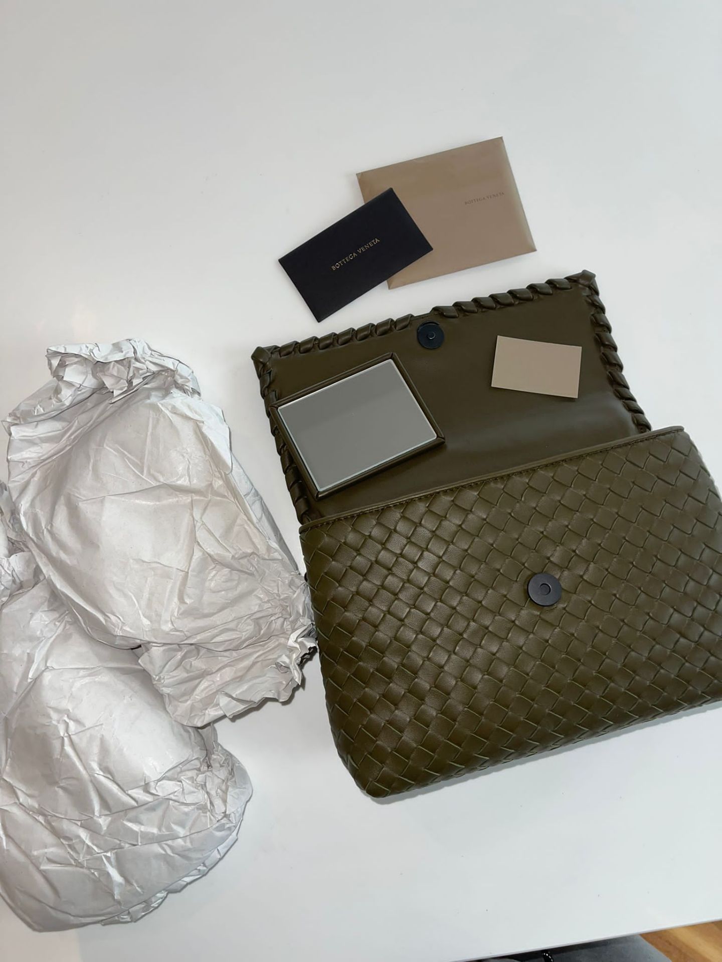 Bottega Veneta Intrecciato weave Shoulder Bag. RRP £1,950. Stylish, luxury & a stand out piece - Image 4 of 5