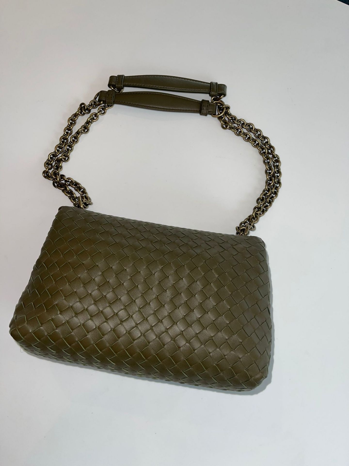 Bottega Veneta Intrecciato weave Shoulder Bag. RRP £1,950. Stylish, luxury & a stand out piece - Image 3 of 5