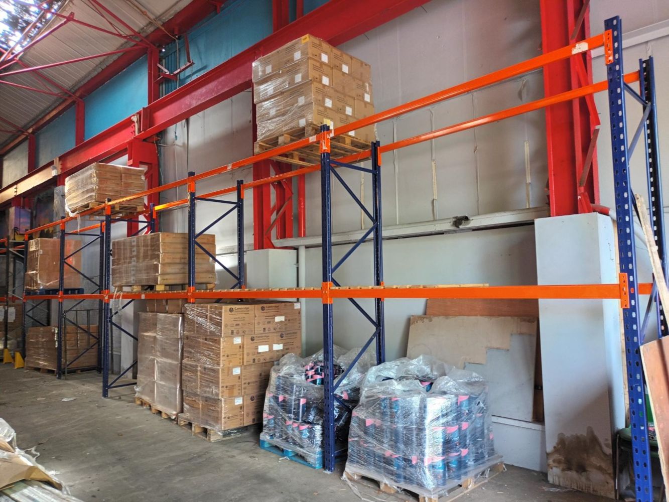 QUALITY PALLET RACKING DUE TO COMPANY LIQUIDATION - RECENTLY INSTALLED.