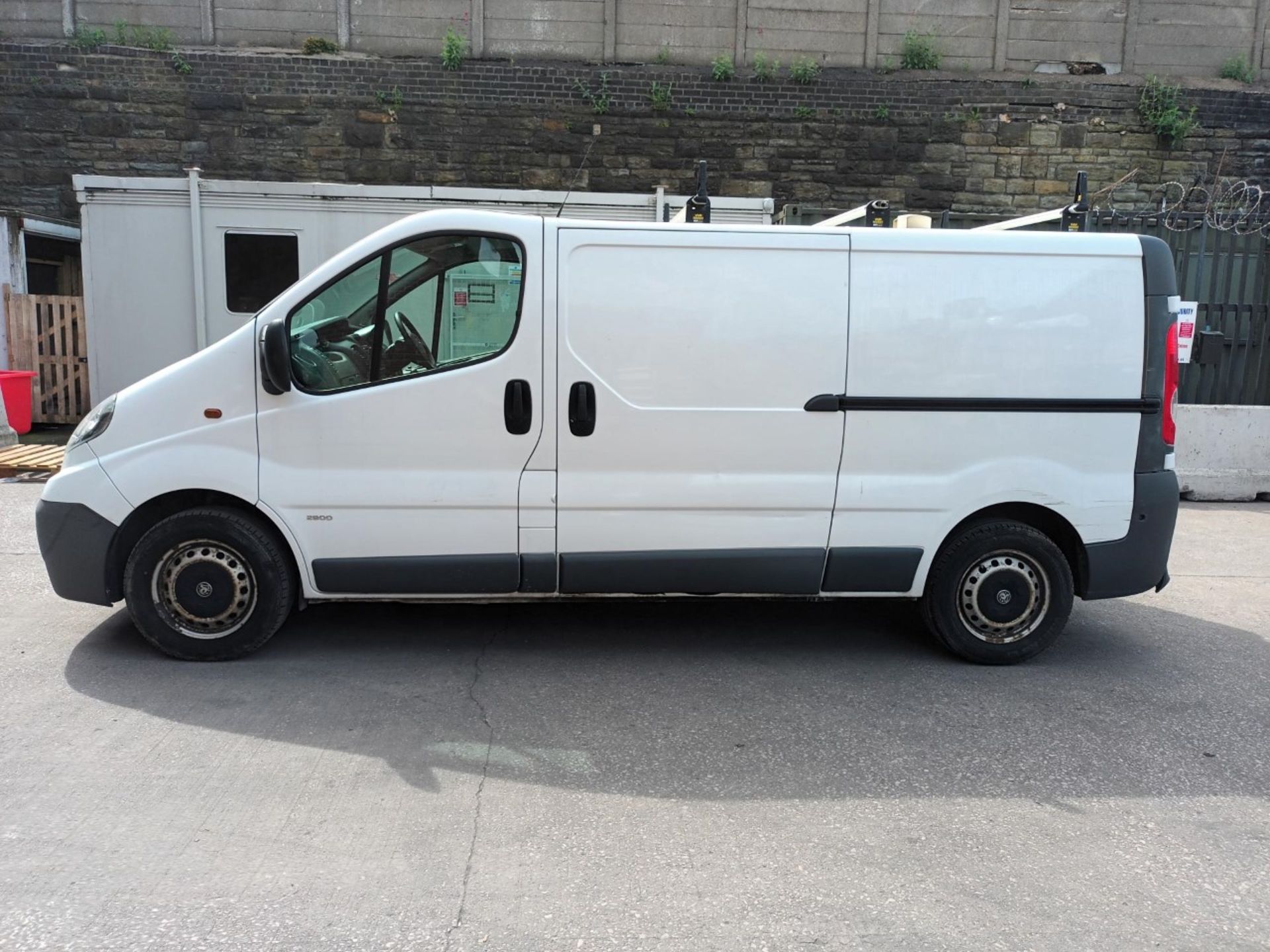 FL64 BPO  VAUXHALL VIVARO LWB - 2.0CDTI [90PS] ecoFLEX Van 2.9t.  Mileage: 174,562 miles Colour: - Image 2 of 8