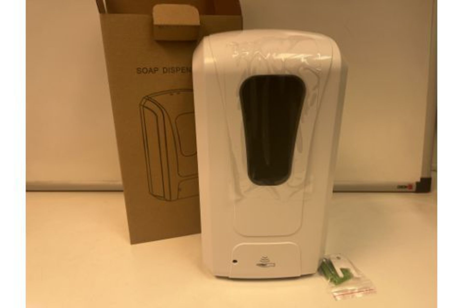 36 X BRAND NEW 1200ML SOAP DISPENSERS WORKING WITH MANUAL AND SENSOR SOAP ETC