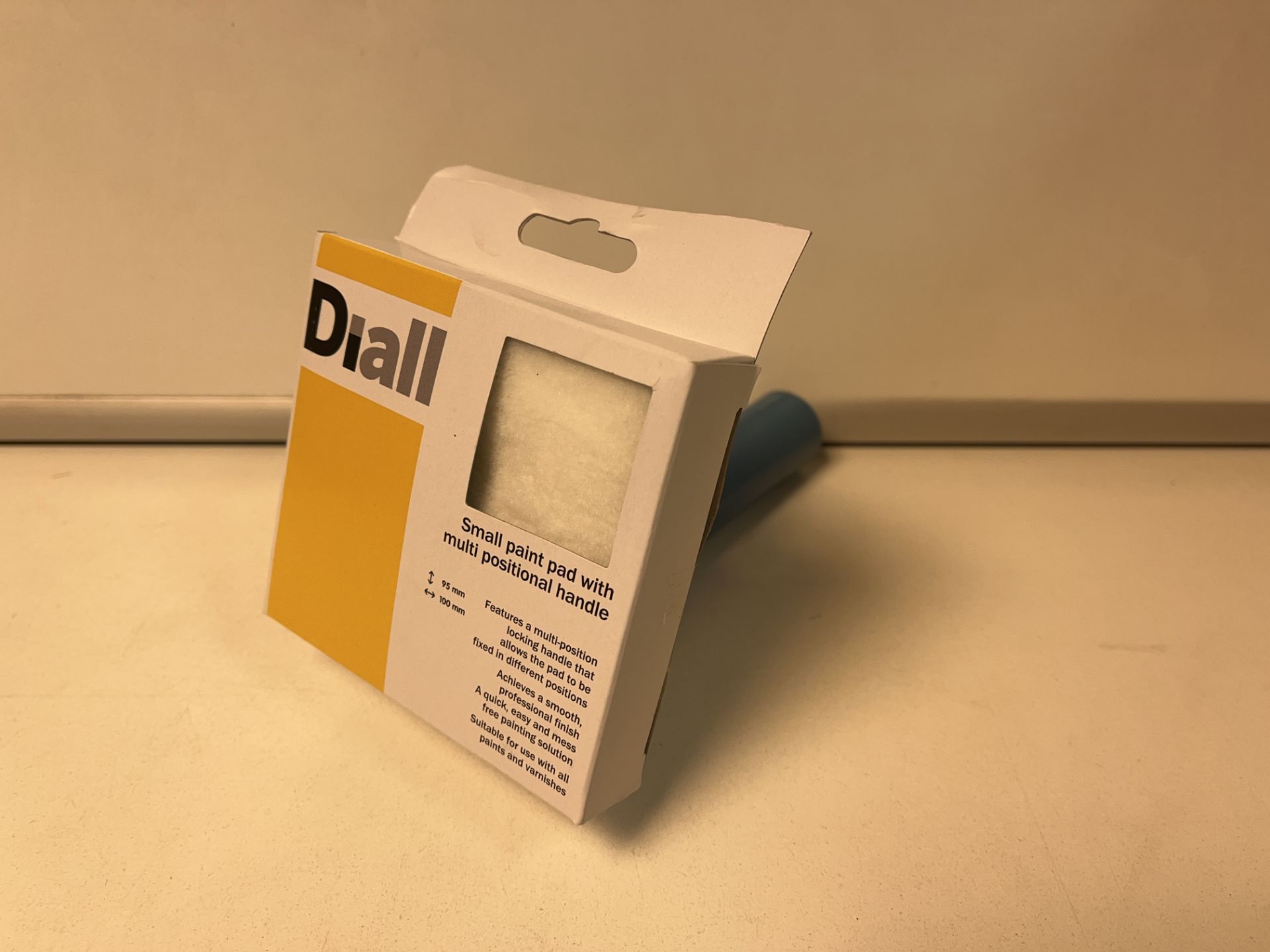 96 X BRAND NEW DIALL PAINT PAD WITH MULTI POSITIONAL HANDLE R9