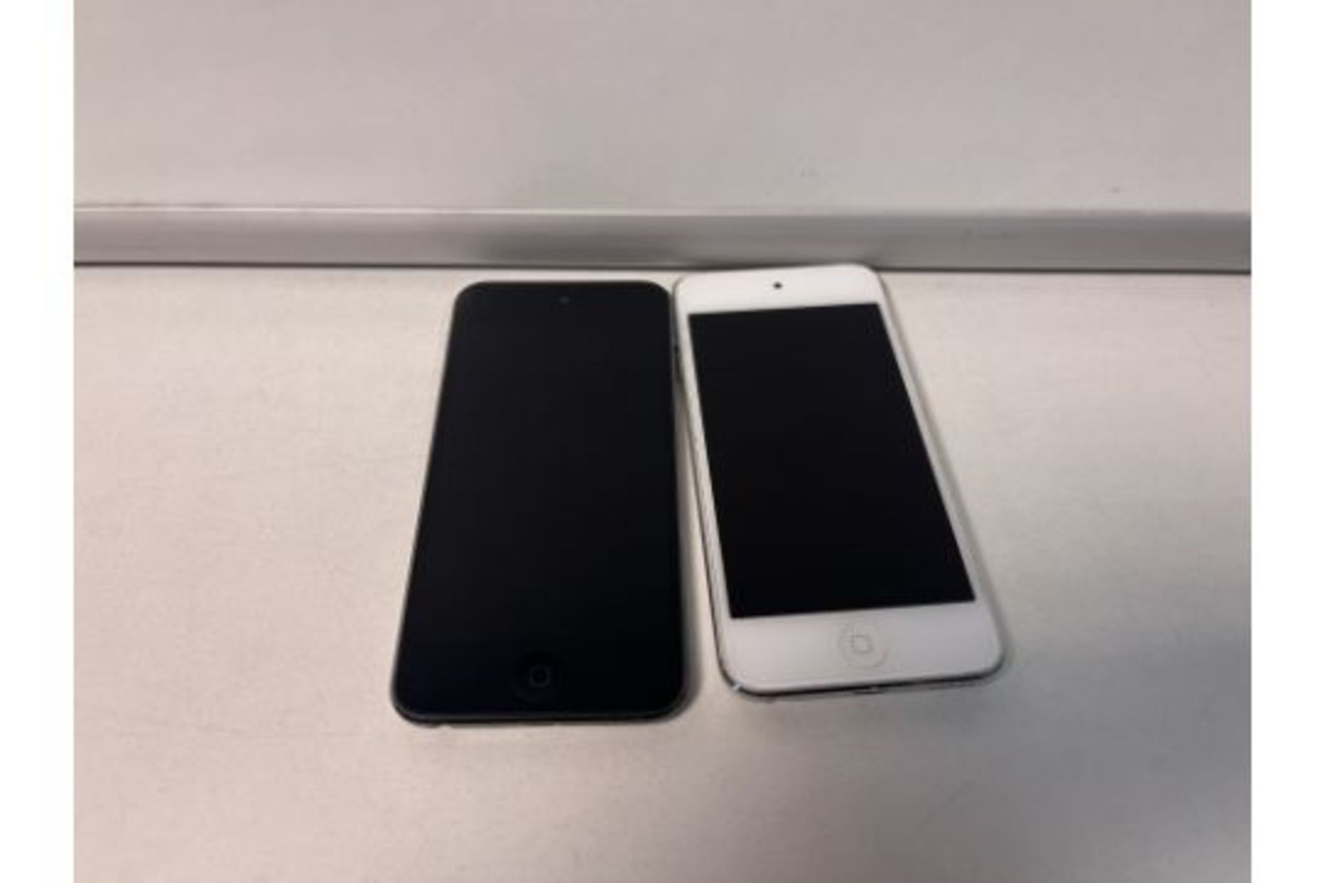 2 X APPLE IPOD TOUCH 5TH GEN, 16GB FOR SPARES AND REPAIRS (150)