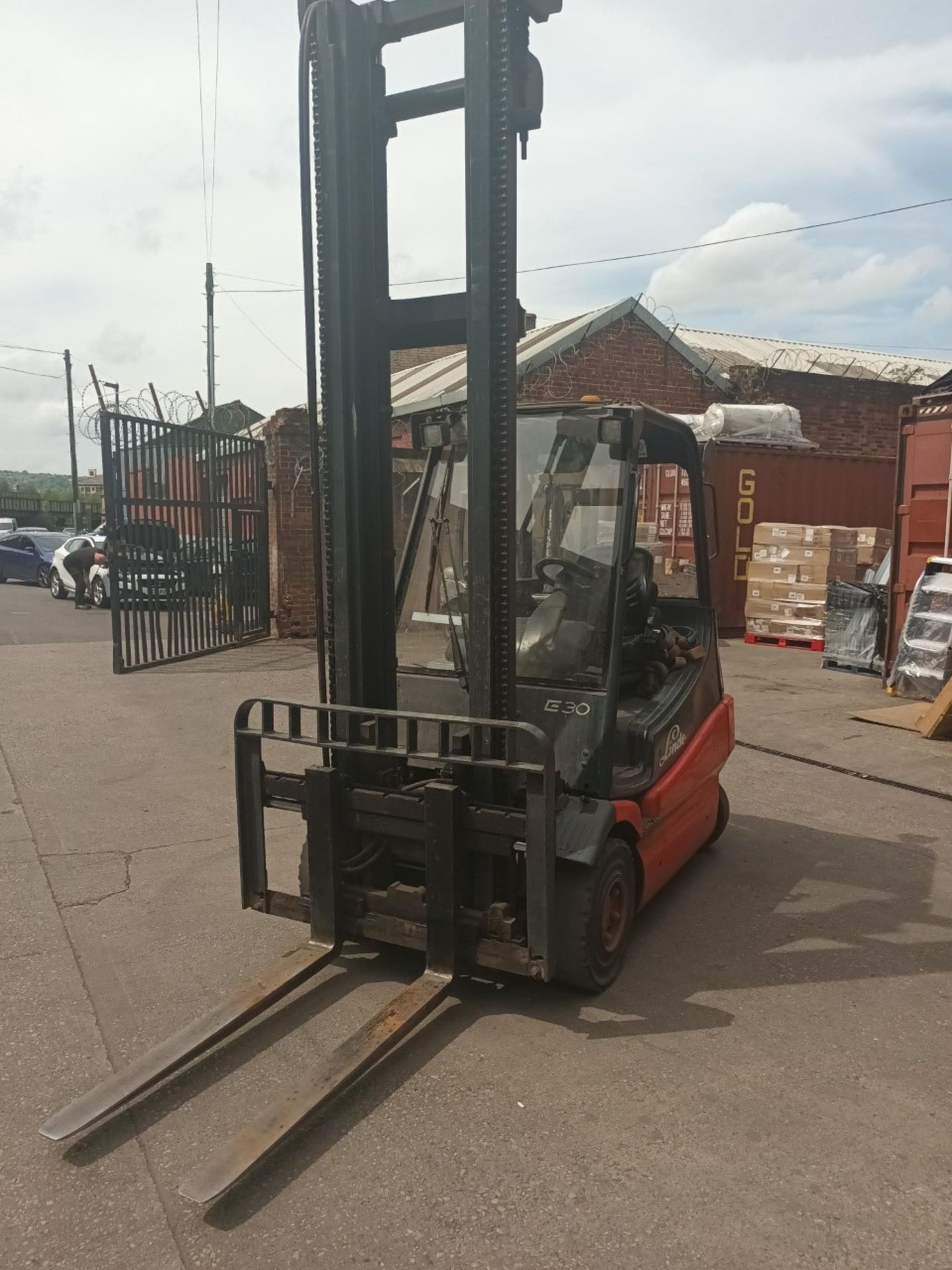 2007 Linde E30 Electric Counterbalance Forklift Truck. 3000kg capacity. 4.4m lift height. 1622 - Image 6 of 10