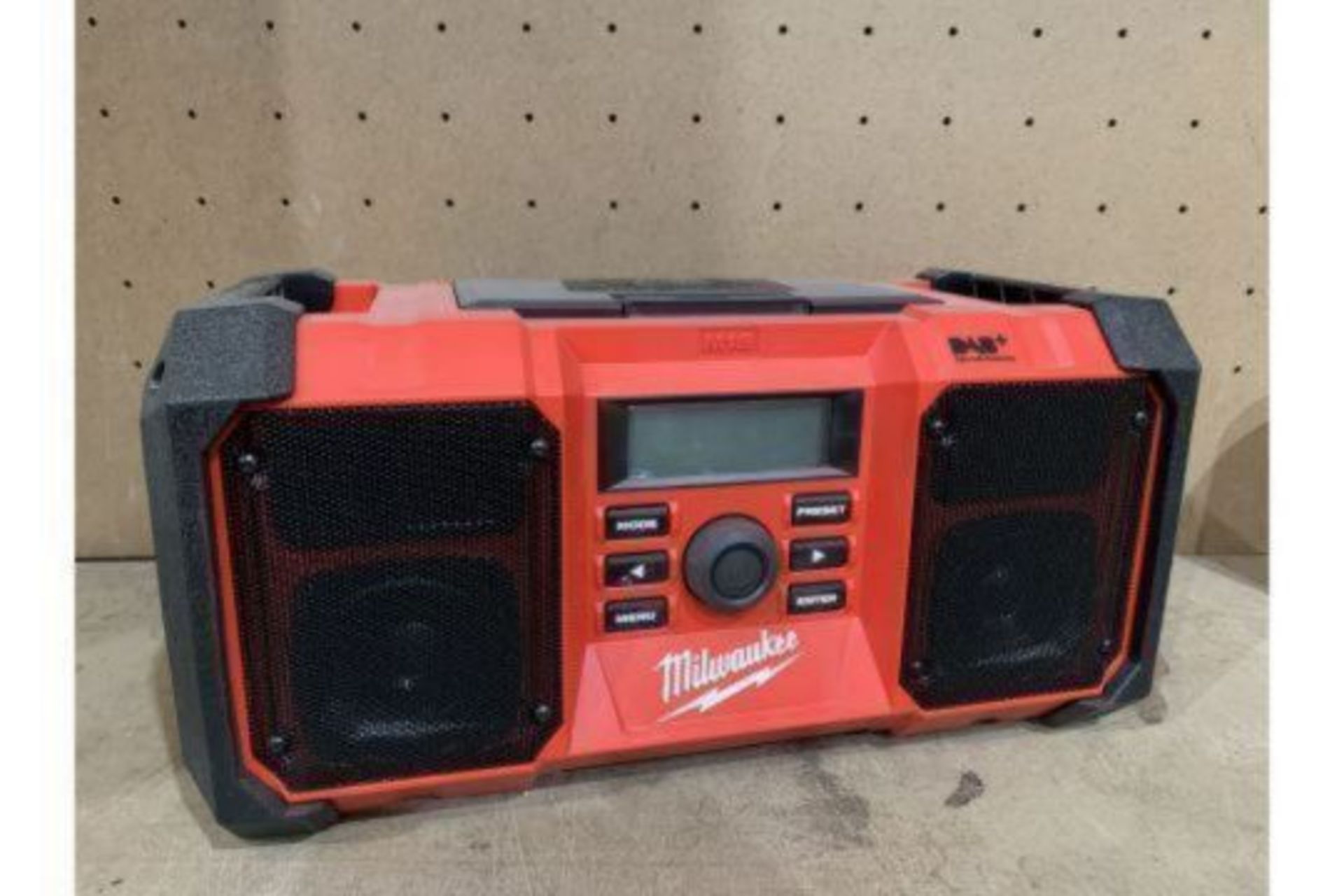 MILWAUKEE M18 JSRDAB+-0 230V OR 18V DAB+ / FM SITE RADIO UNCHECKED. (ROW3/11)