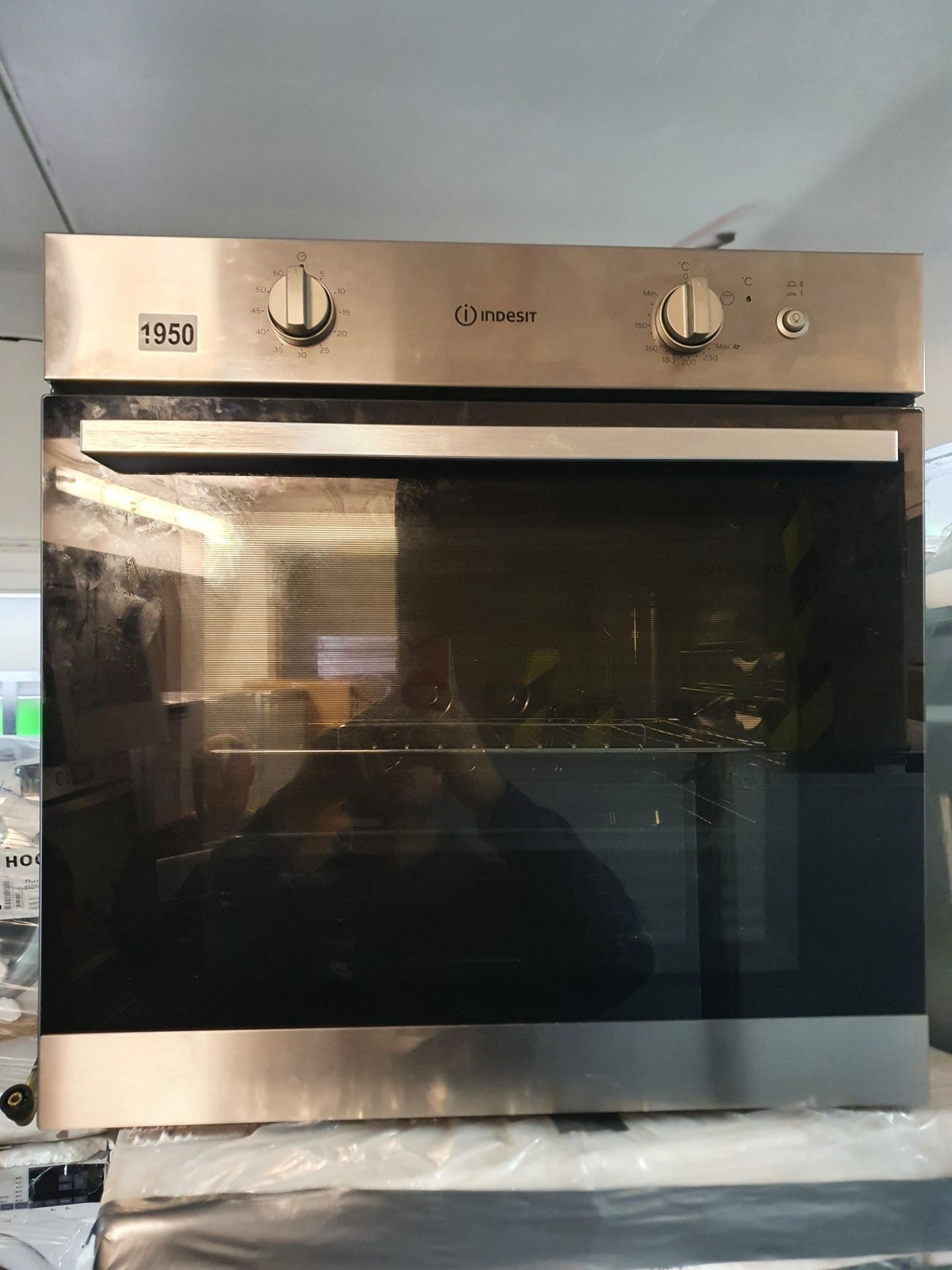 Indesit IGW620IXUK Single Built In Gas Oven RRP £300