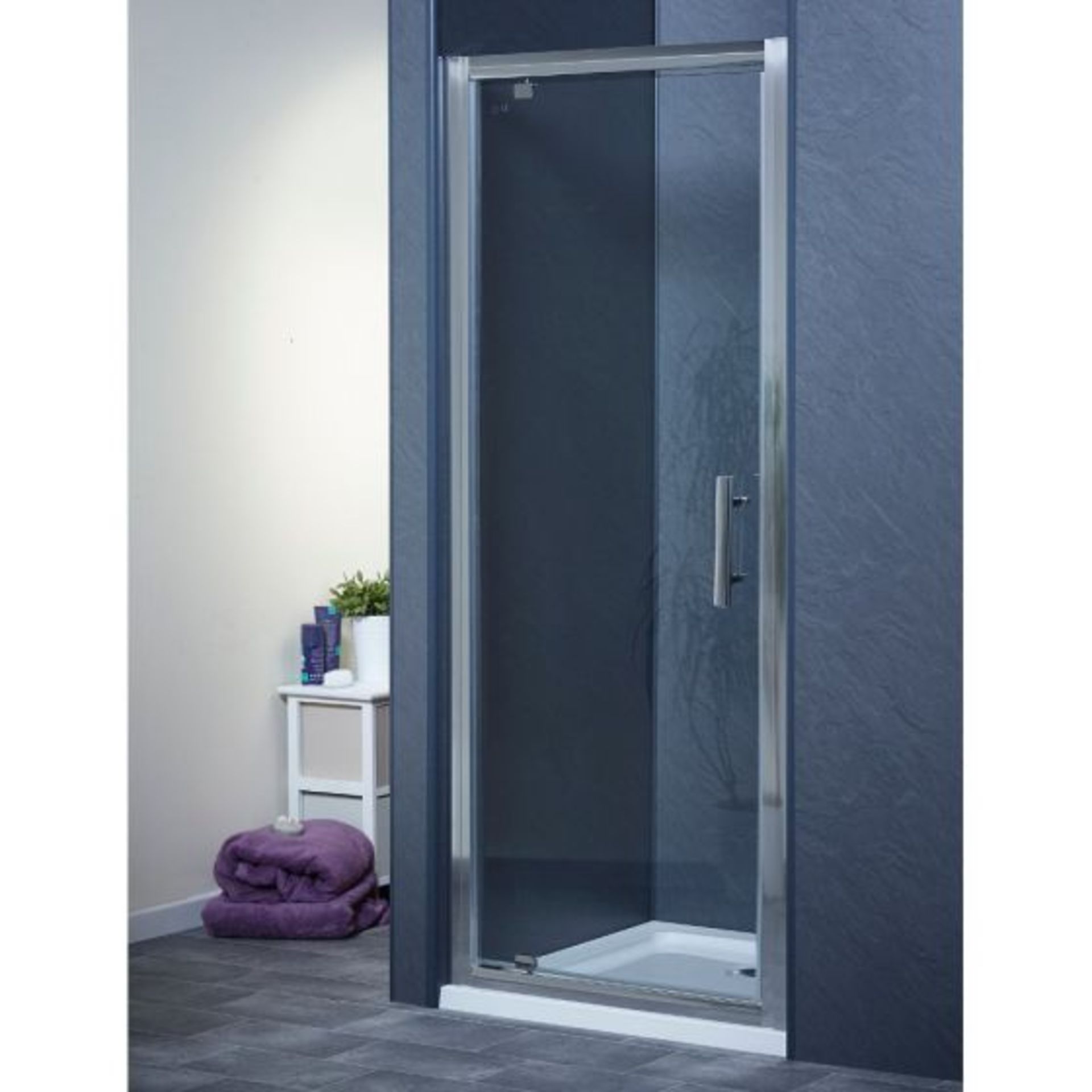 New (U226) 700mm - 6mm - Premium Pivot Shower Door. RRP £299.99.8mm Safety Glass Fully Waterpr...