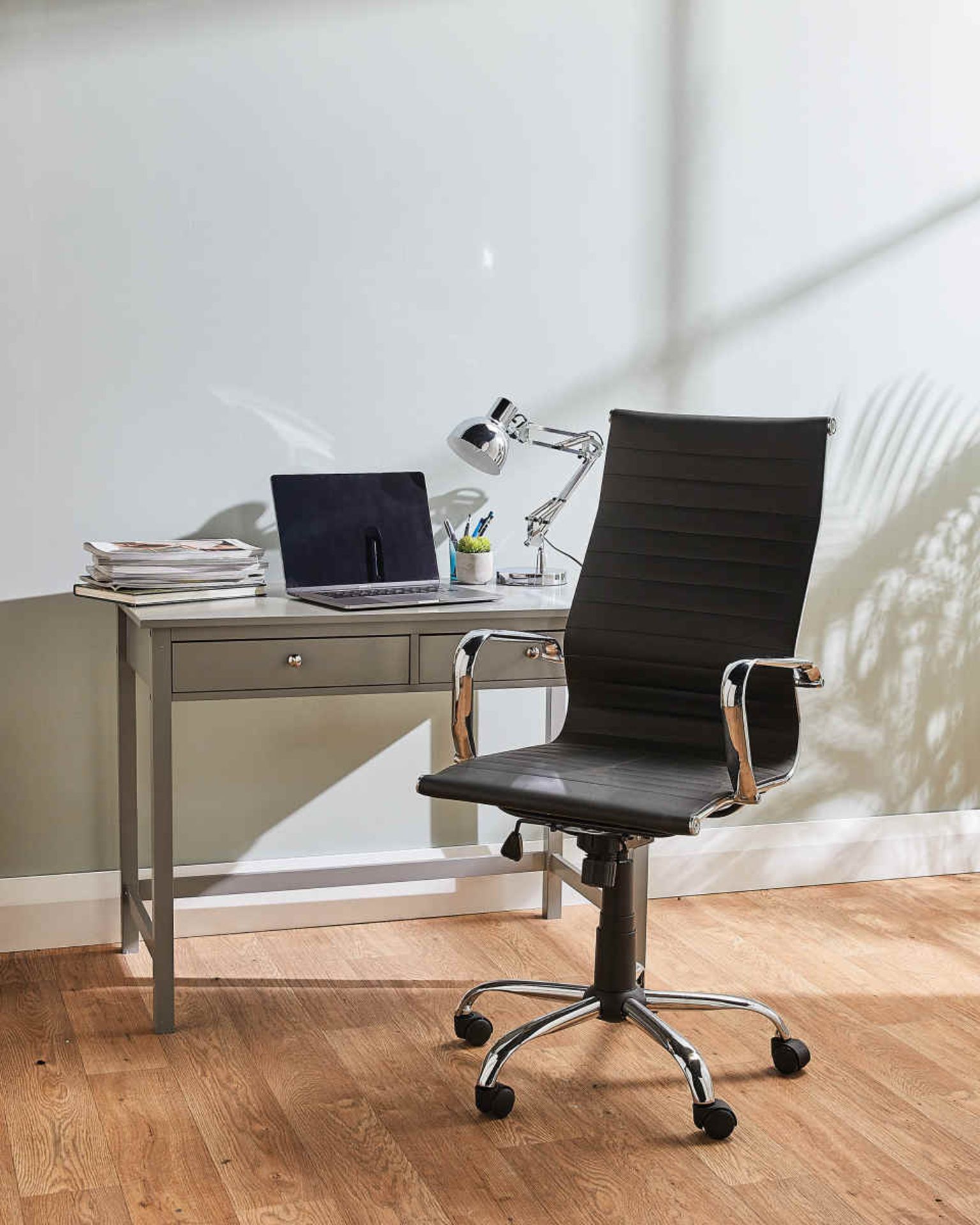 Kirkton House High Back Desk Chair. Ensure you have a chair that keeps you comfortable and supported - Image 2 of 2