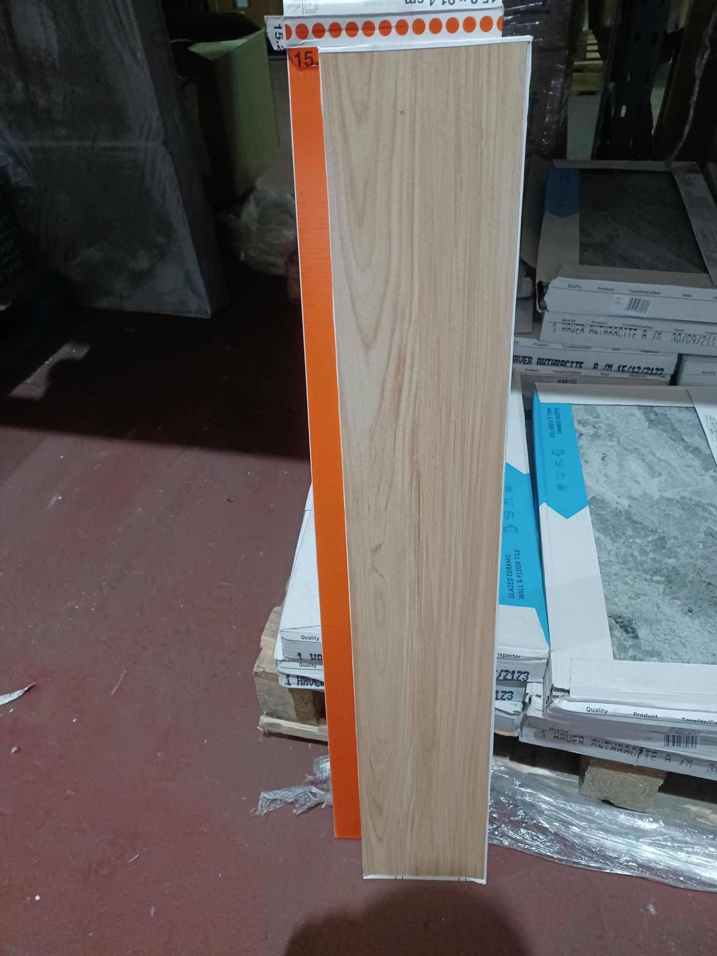 31 x PACKS OF Self Adhesive Vinyl Plank Wood Effect Flooring. Each pack contqains 0.83m2, giving