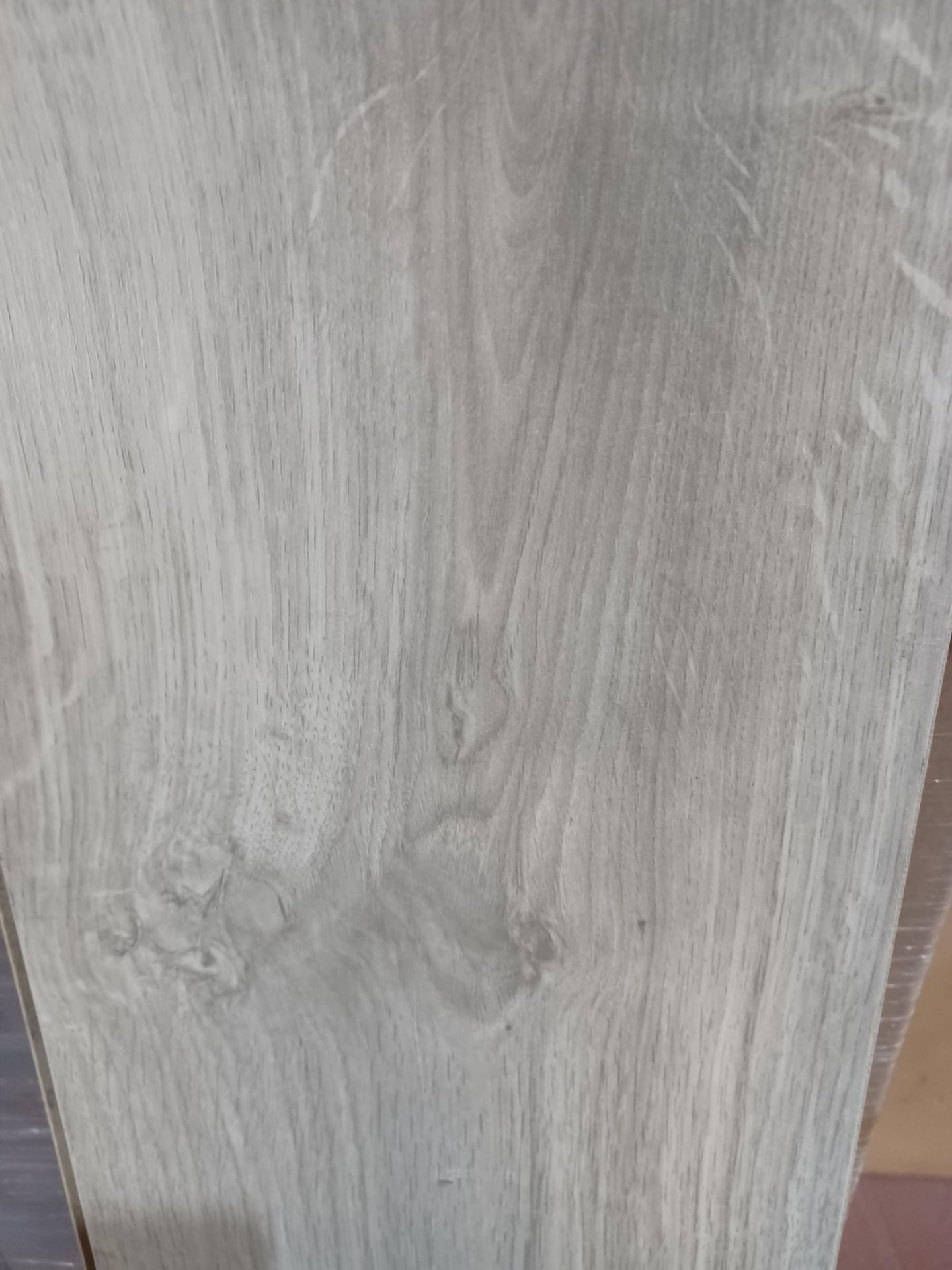 PALLET TO CONTAIN 12 X PACKS OF YASUR LAMINATE FLOORING. FINISH: STRUCTURED. EACH PACK CONTAINS 1. - Image 2 of 2