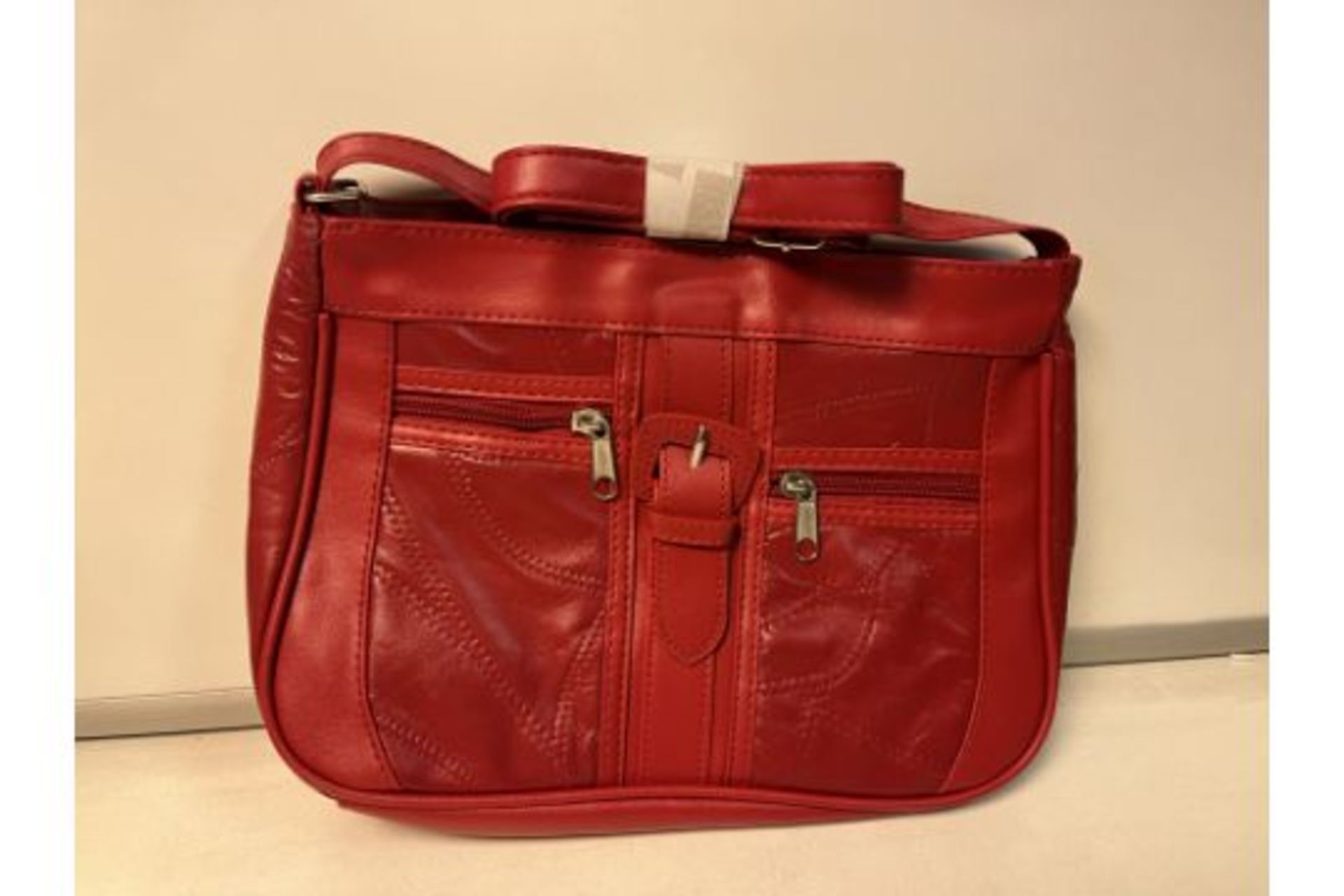 15 X BRAND NEW RED LEATHER HAND BAGS R4