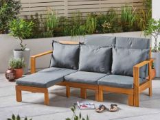 *LATE ADDED LOT* Luxury Wooden Garden Day Bed. Create a place of outdoor comfort with this stylish