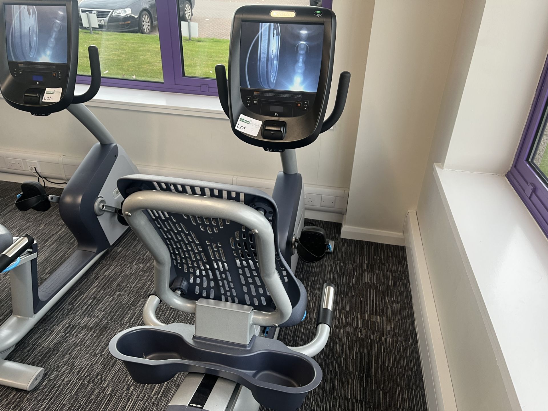 PRECOR 885 RECUMBENT BIKE WITH P82 CONSOLE DISPLAY - Image 2 of 2