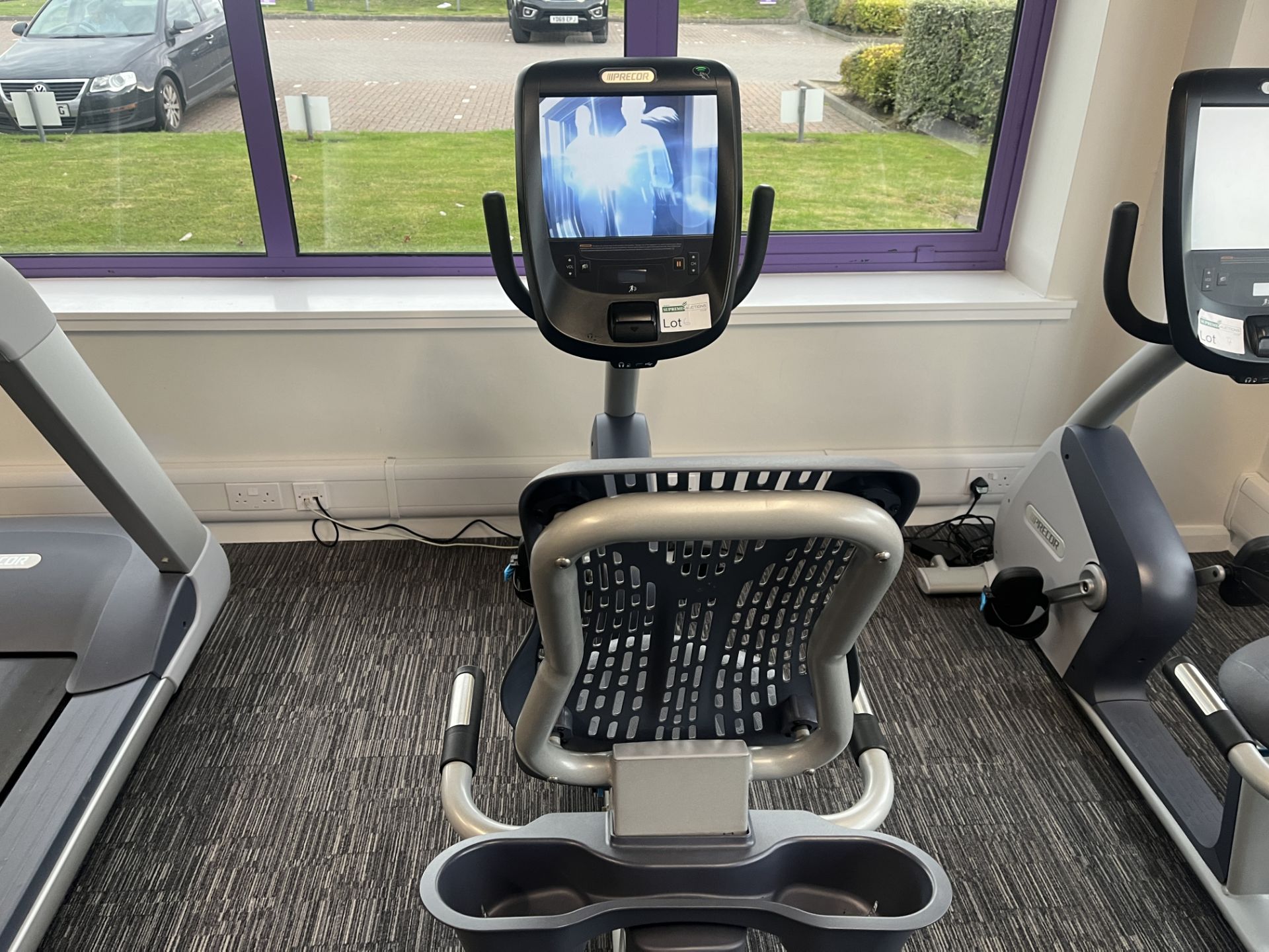 PRECOR 885 RECUMBENT BIKE WITH P82 CONSOLE DISPLAY - Image 2 of 2