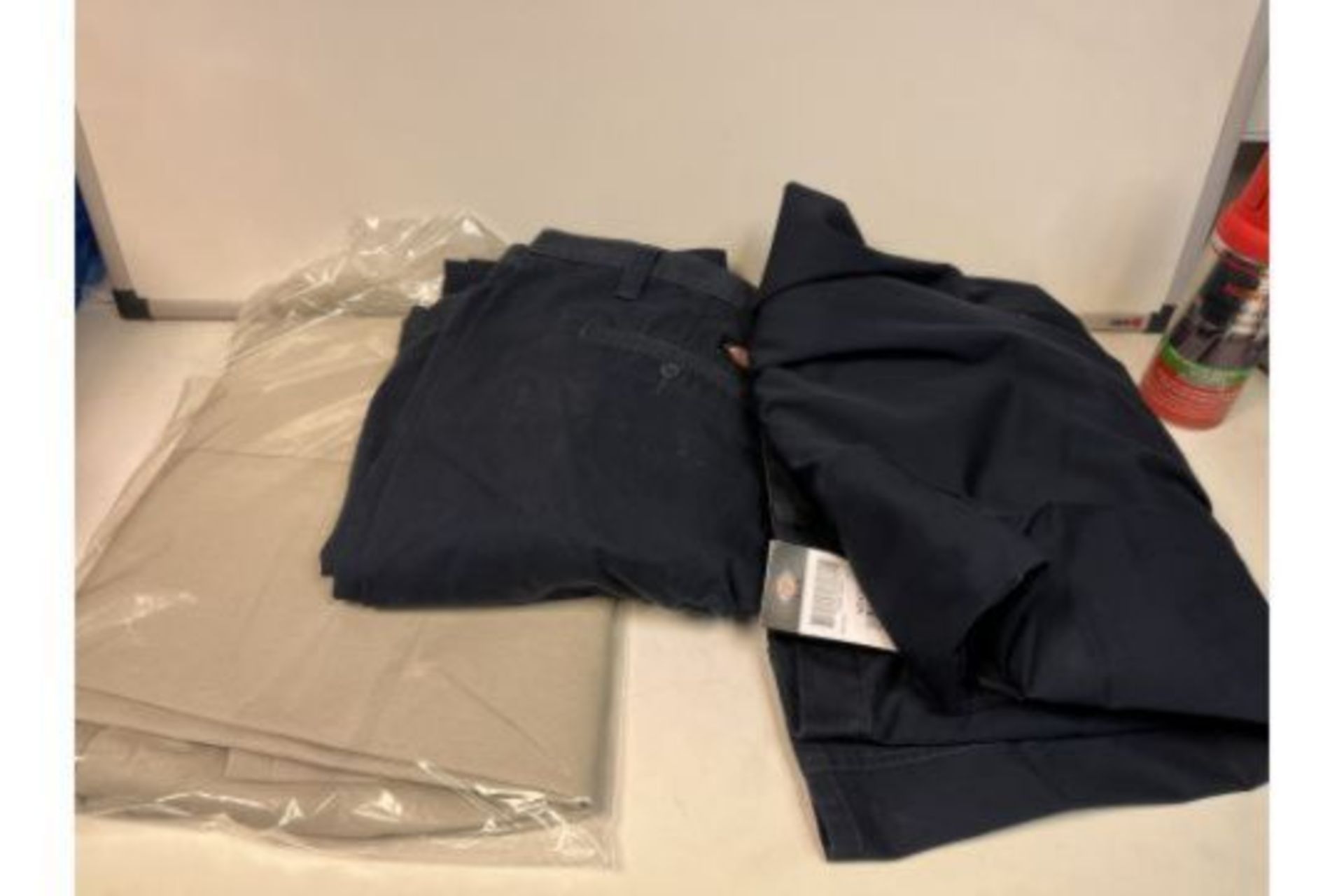 8 X BRAND NEW DICKIES TROUSERS IN VARIOUS STYLES AND SIZES INSL