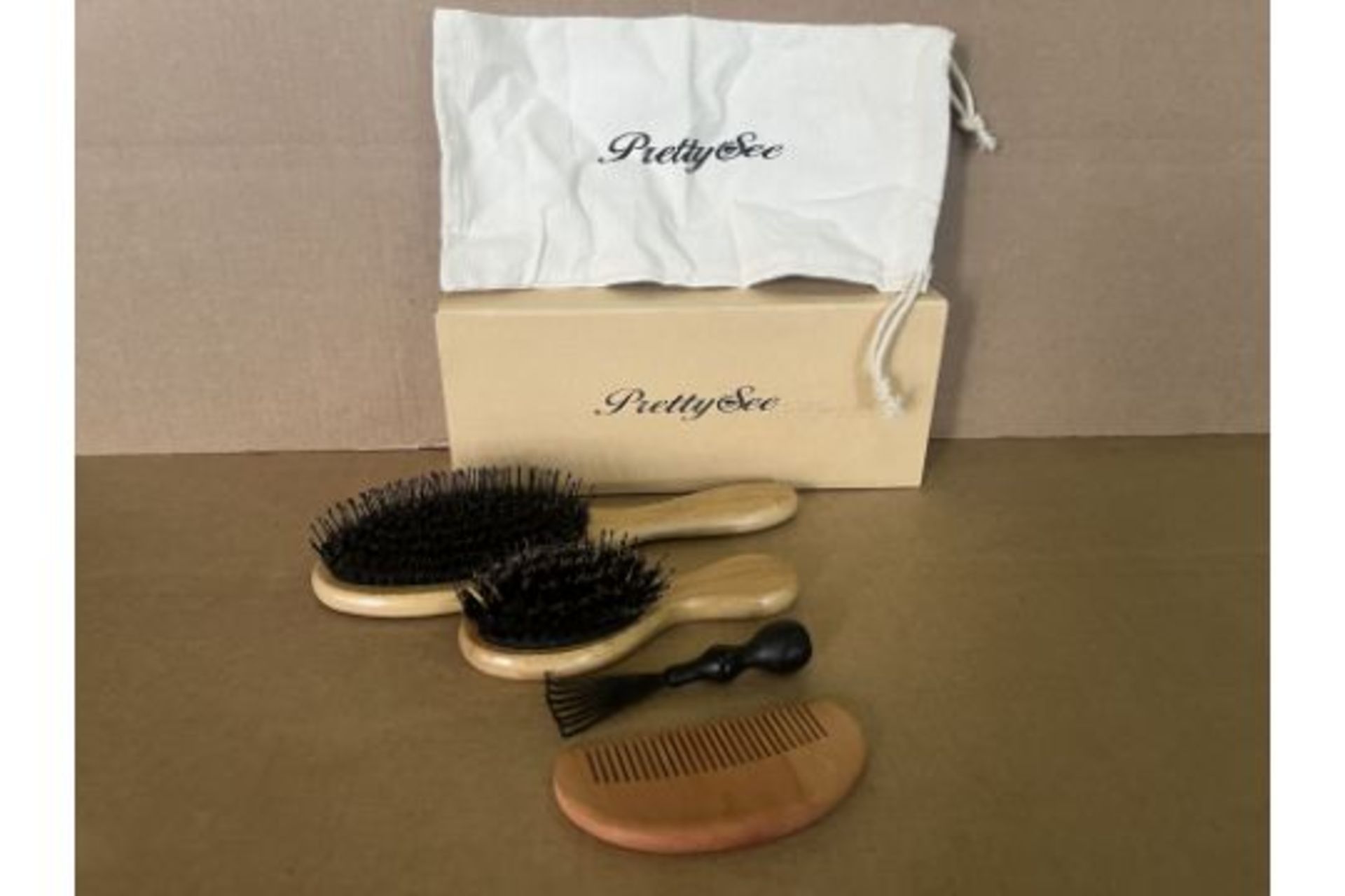 20 X BRAND NEW 4 PIECE WOODEN BRUSH AND COMB SETS WITH STORAGE BAG R15