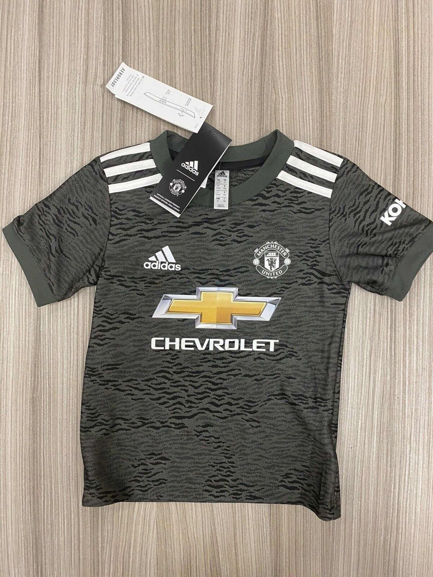 manchester united shirt 3-4years RRP £45