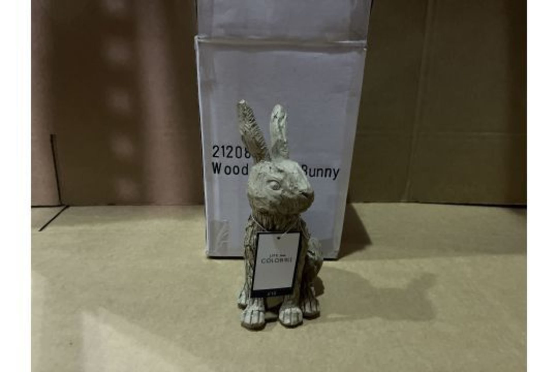 30 X BRAND NEW WOOD EFFECT RABBIT ORNAMENTS R10