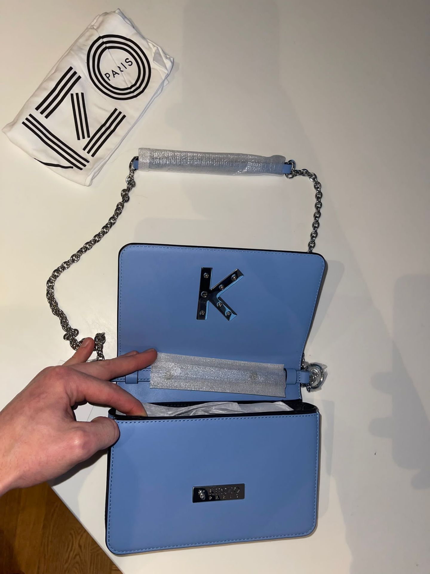 Kenzo Women's Chain Cross Body Bag. RRP £365.00. This Skyblue bag will be a trendsetter, with a - Image 2 of 3