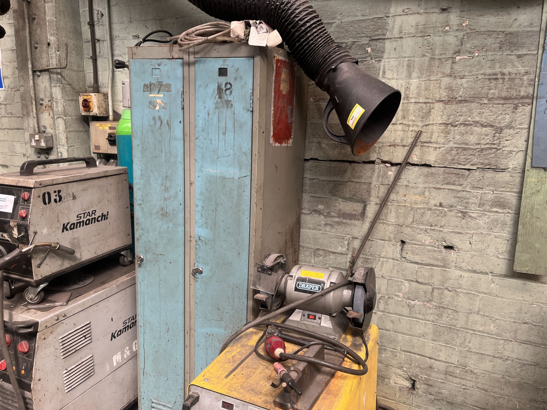 301 SQUAREWAVE AC-DC WELDER & DRAPER HEAVY DUTY BENCH GRINDER + 2 LOCKERS - Image 2 of 2