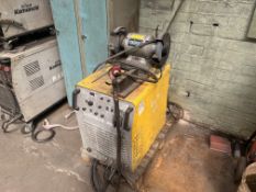 301 SQUAREWAVE AC-DC WELDER & DRAPER HEAVY DUTY BENCH GRINDER + 2 LOCKERS