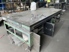 LARGE HEAVY DUTY METAL WORK BENCH SIZE: 3070L X 1530D X 900H