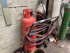 WELDING TROLLEY AND EQUIPMENT - GAS NOT INCLUDED