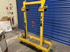 ADJUSTABLE STEEL GANTRY TROLLEY ON WHEELS. SWL 1000KG (BUILDING 2)