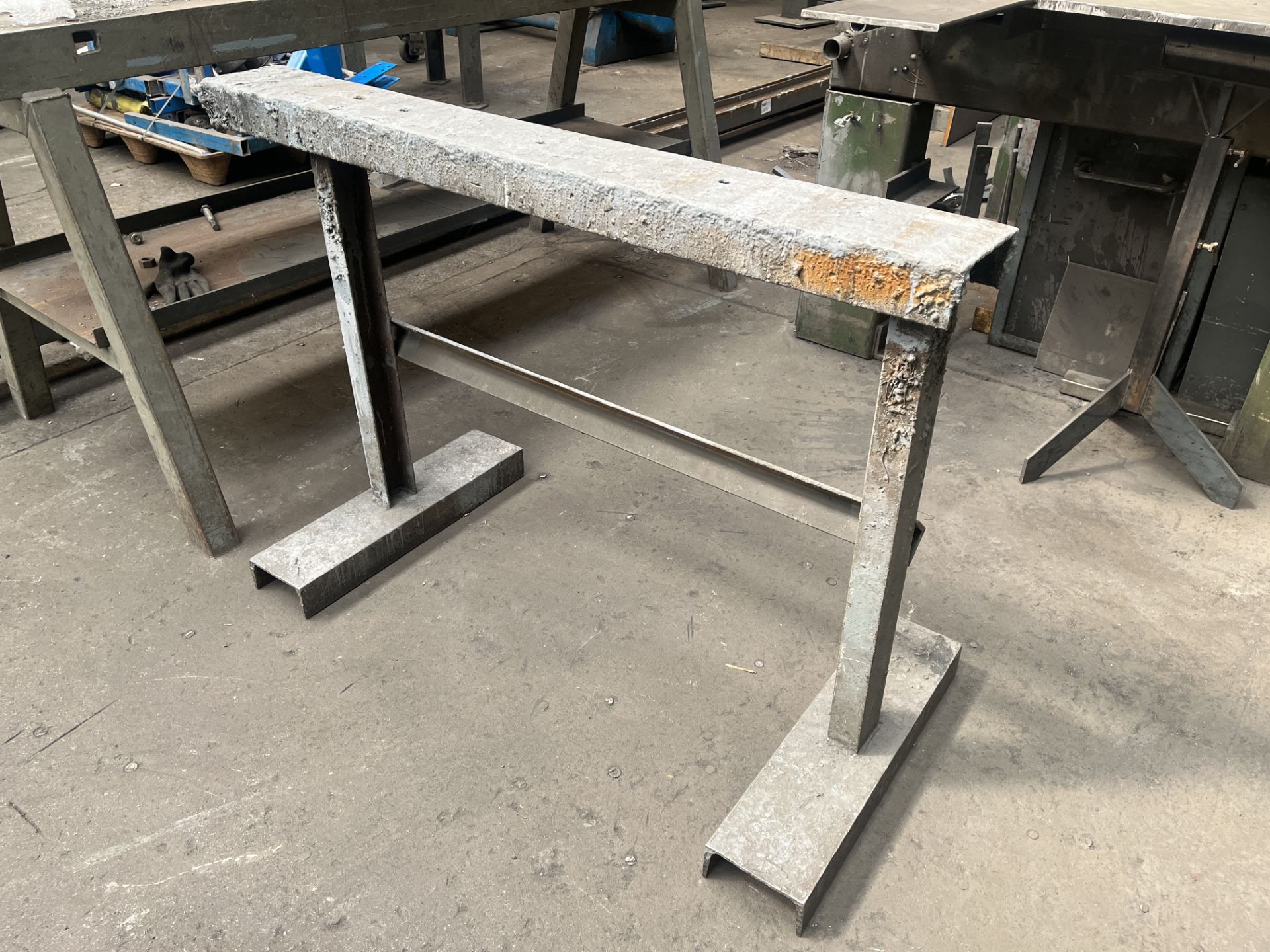 HEAVY DUTY METAL WORKSTAND