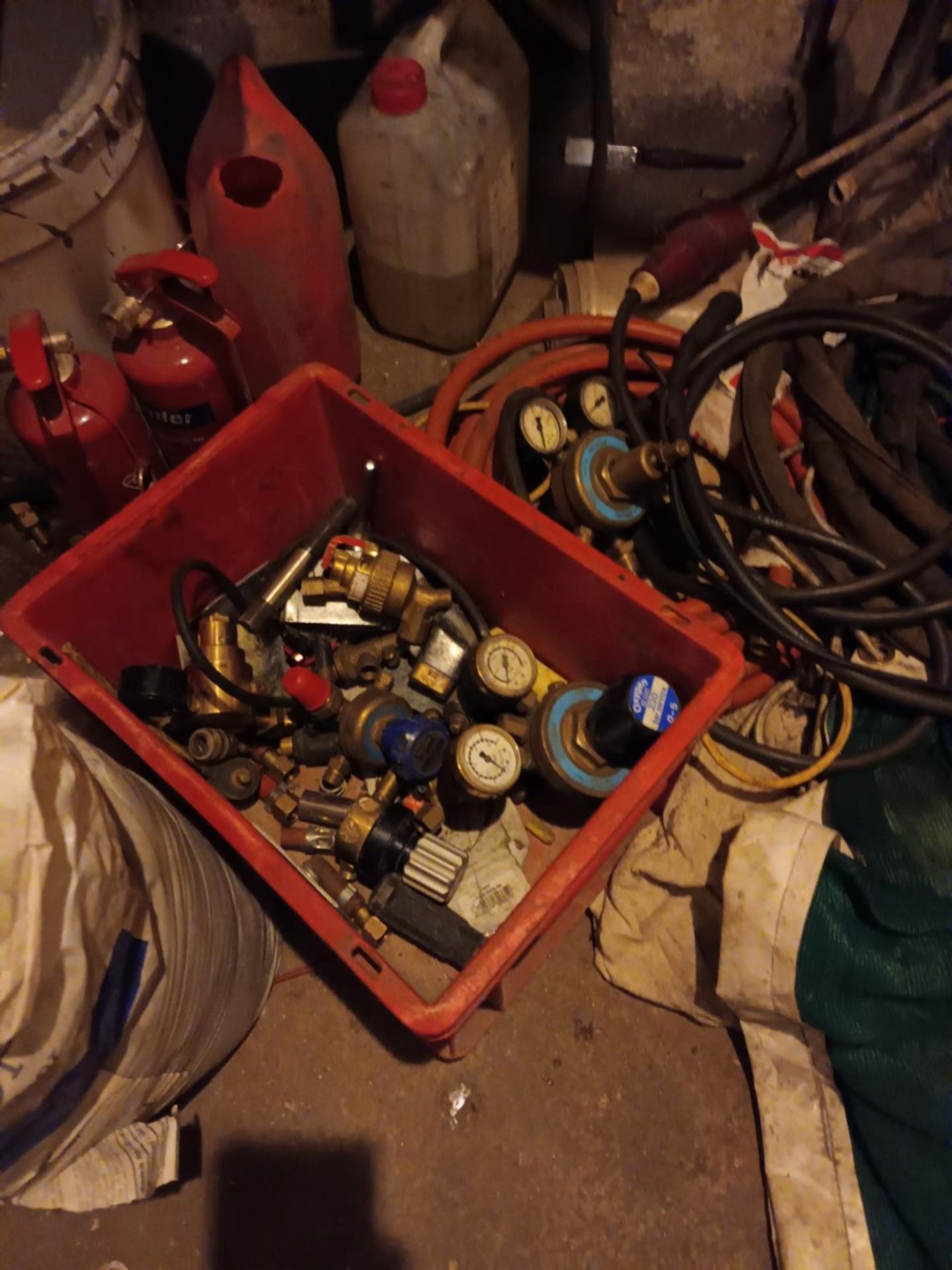 CONTENTS OF STORE 2 - LARGE QUANTITY OF WELDING EQUIPMENT AS VIEWED, JETWASHER ETC. (GAS NOT - Image 3 of 4