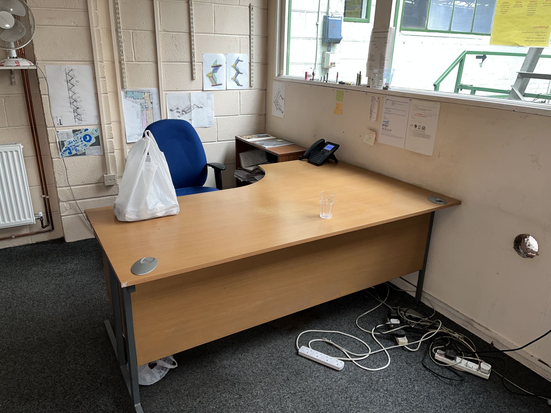 CONTENTS TO OFFICE 3 - INCLUDING 5 OFFICE DESKS, FILING CABINETS, PCS, FILING CABINETS, STAINLESS - Image 7 of 9