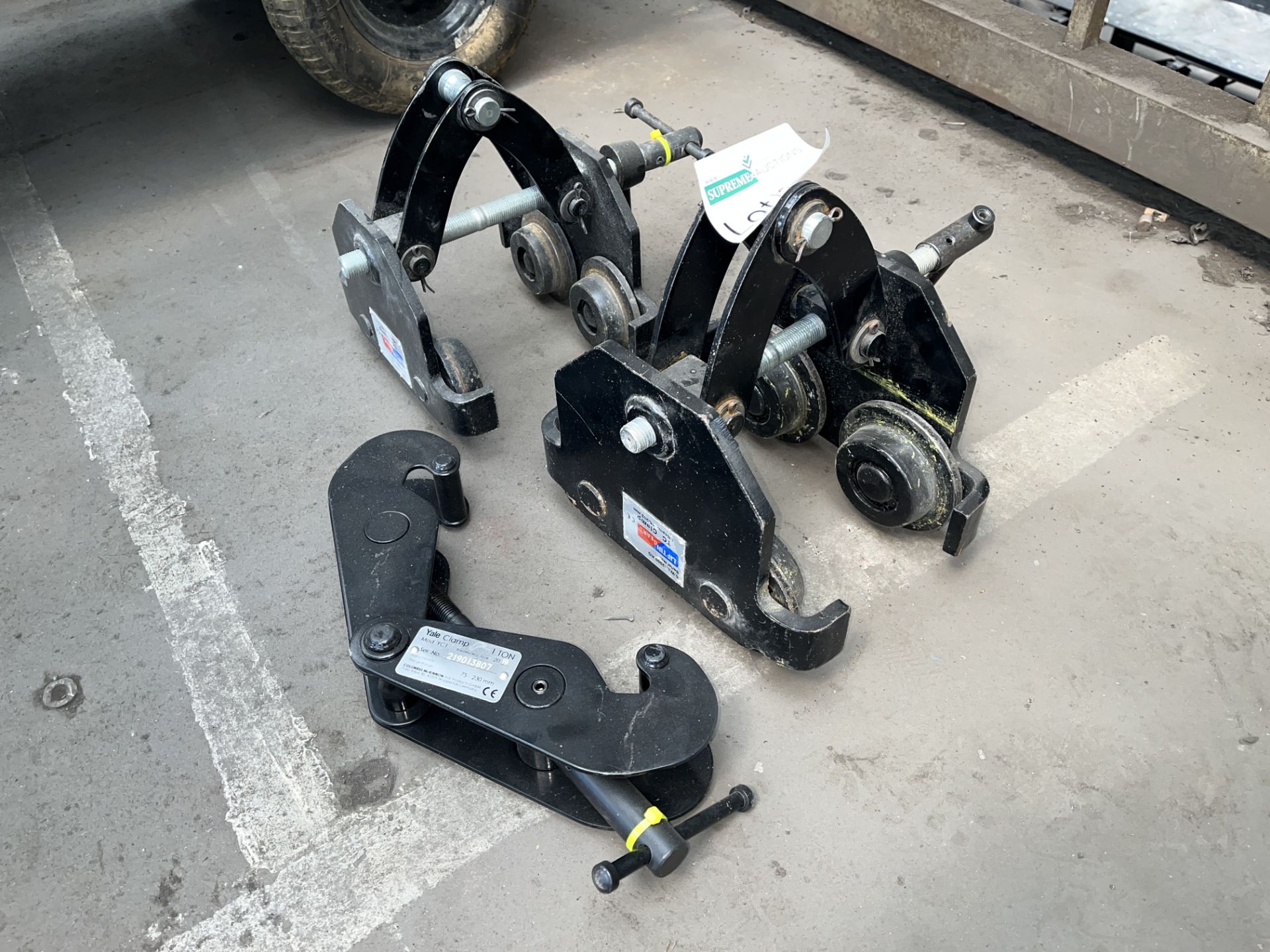 4 X ASSORTED CLAMPS INCLUDING YALE 1 TONNE, LIFTING GEAR TC CLAMP ETC