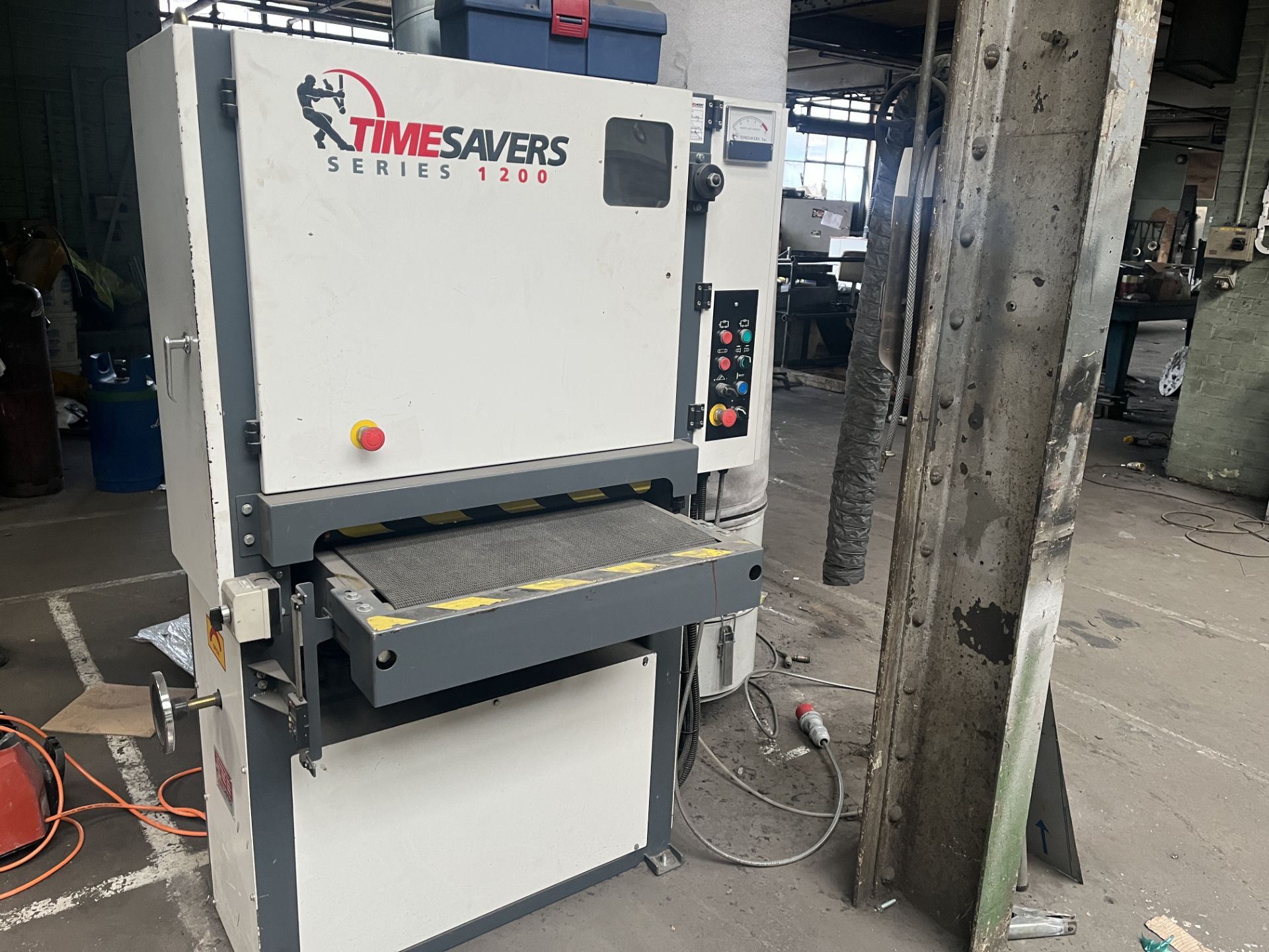 TIMESAVERS SERIES 1200 600W 400 VOLTS DEBURRING MACHINE 2017 WITH EXTRACTION UNIT