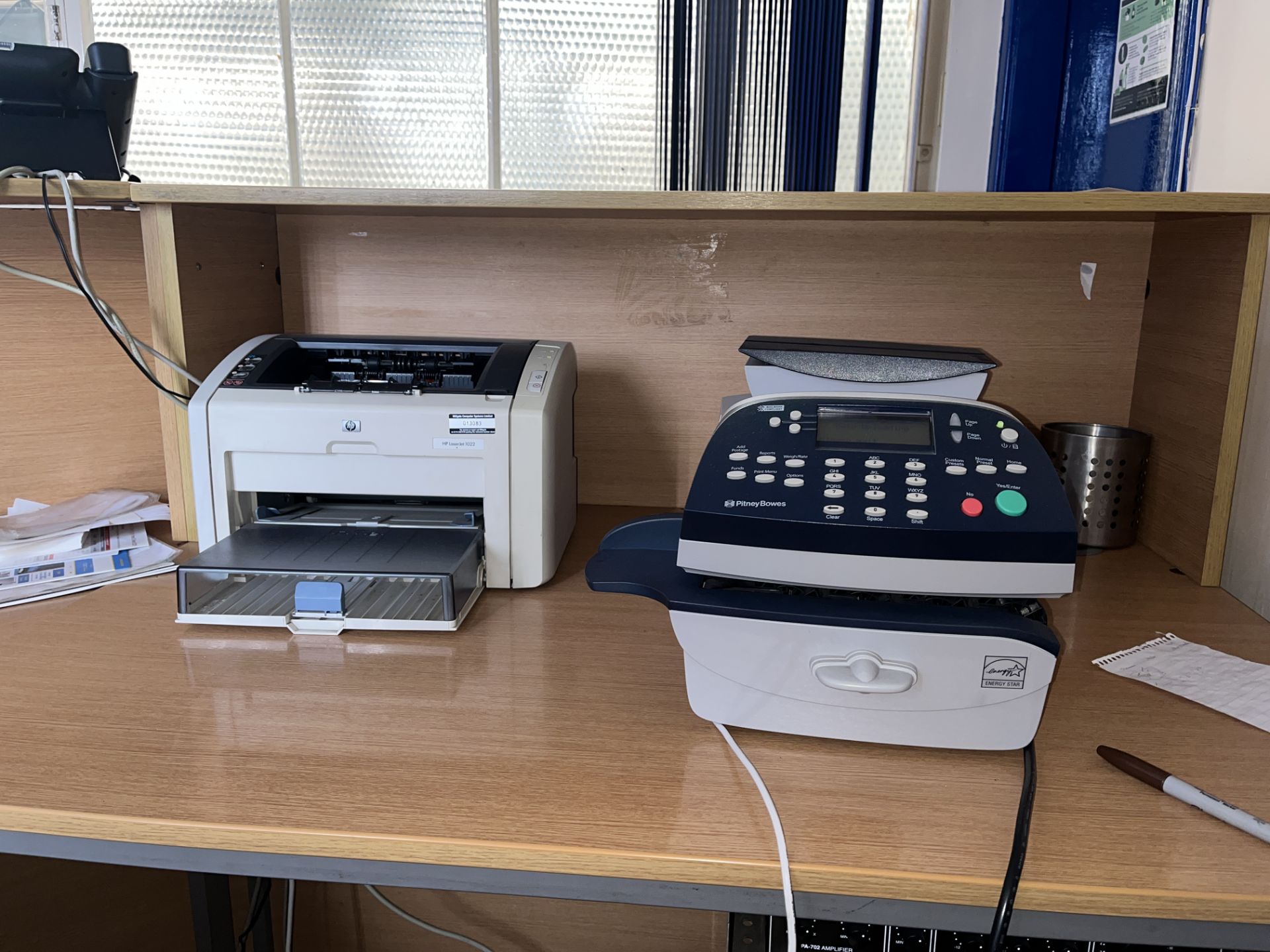 CONTENTS OF RECEPTION AREA TO INCLUDE RECEPTION DESK, DESKTOP PC, OFFICE CHAIR, VARIOUS CHAIRS, - Image 3 of 4