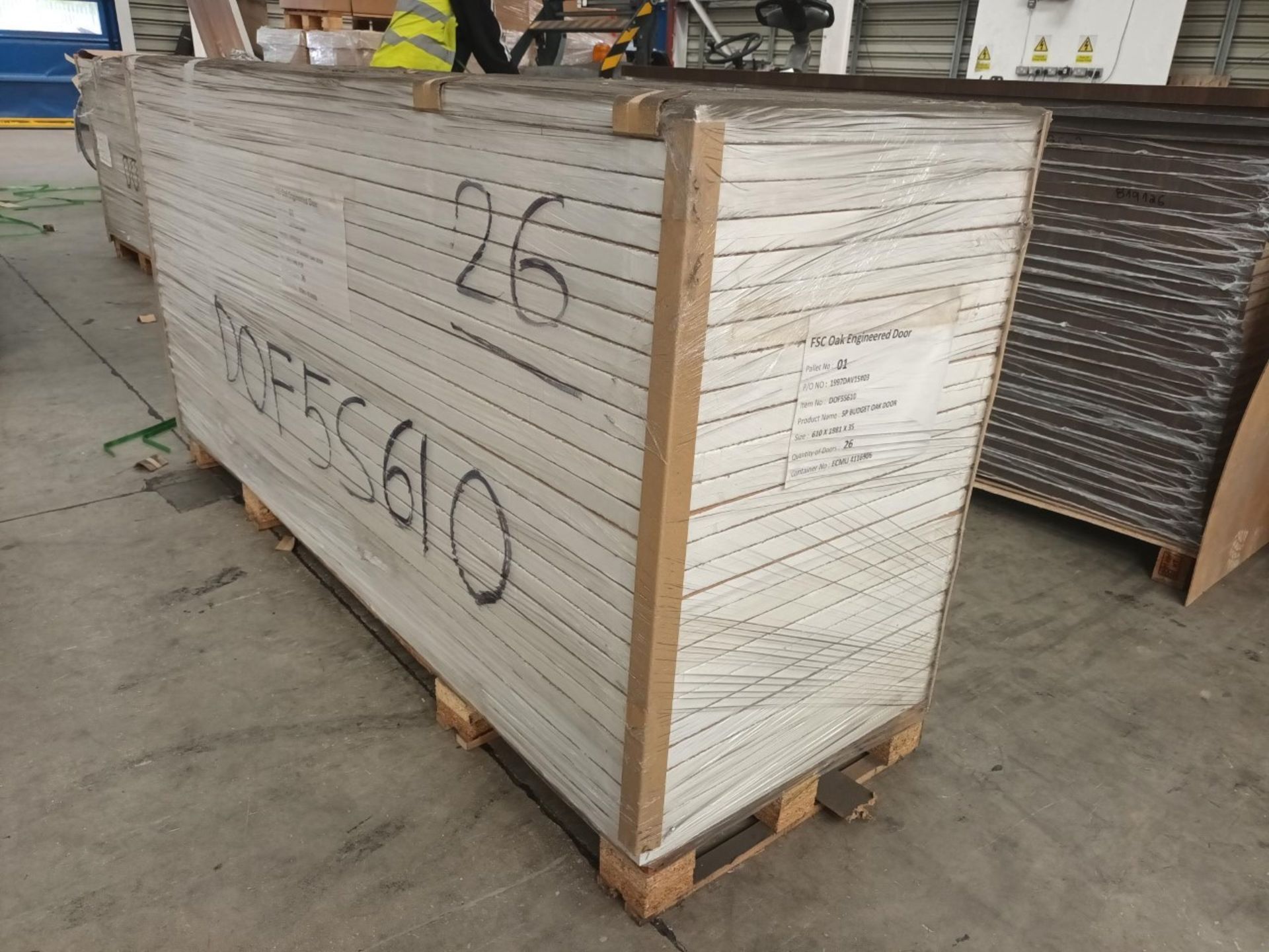 PALLET LOT 26 X NEW PACKAGED 5 PANEL OAK FINISHED DOORS. RRP £228 EACH, GIVING THIS LOT A TOTAL - Image 2 of 4