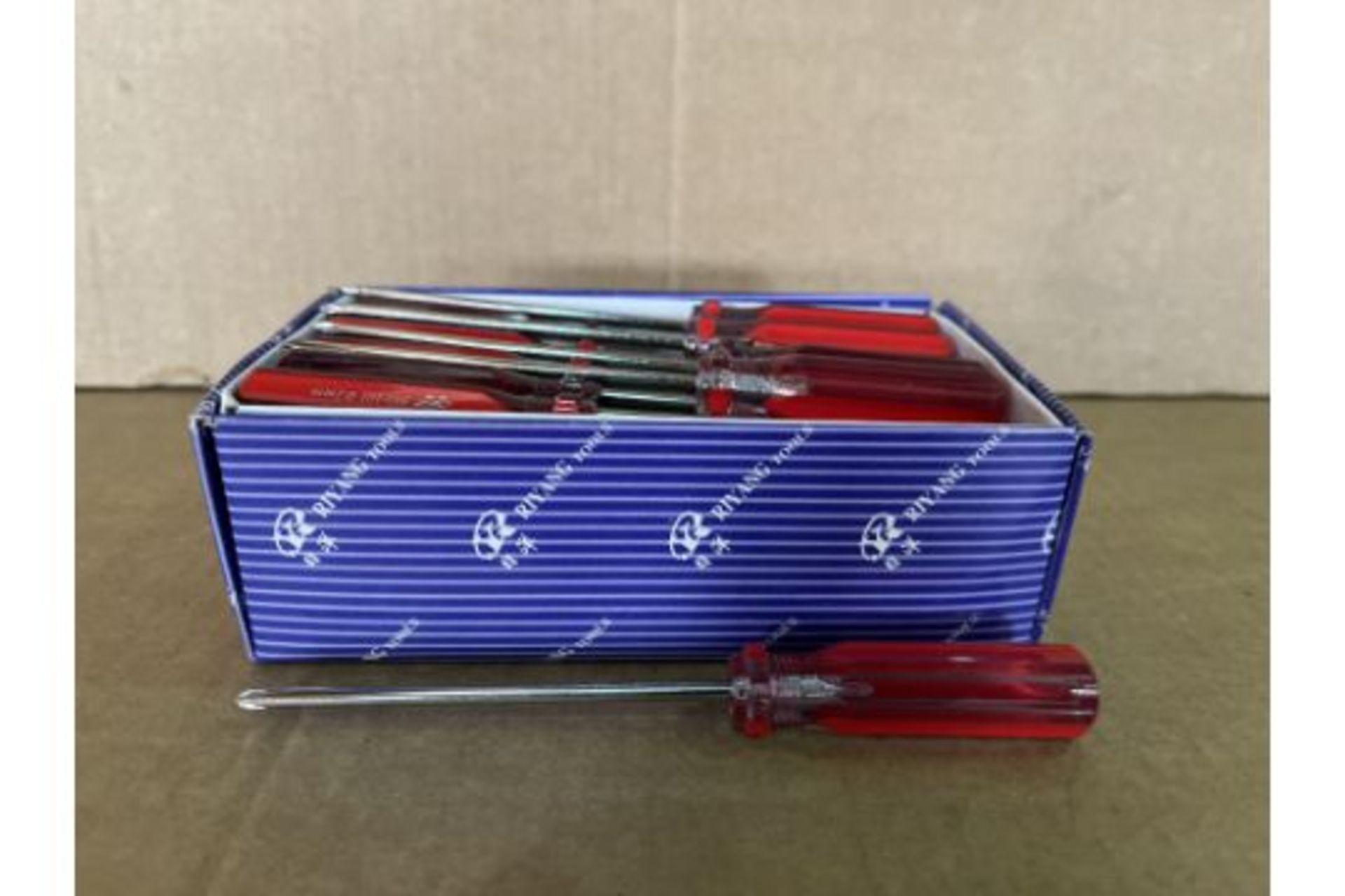 19 X BRAND NEW BOXES OF 30 3MM SCREWDRIVERS R17C