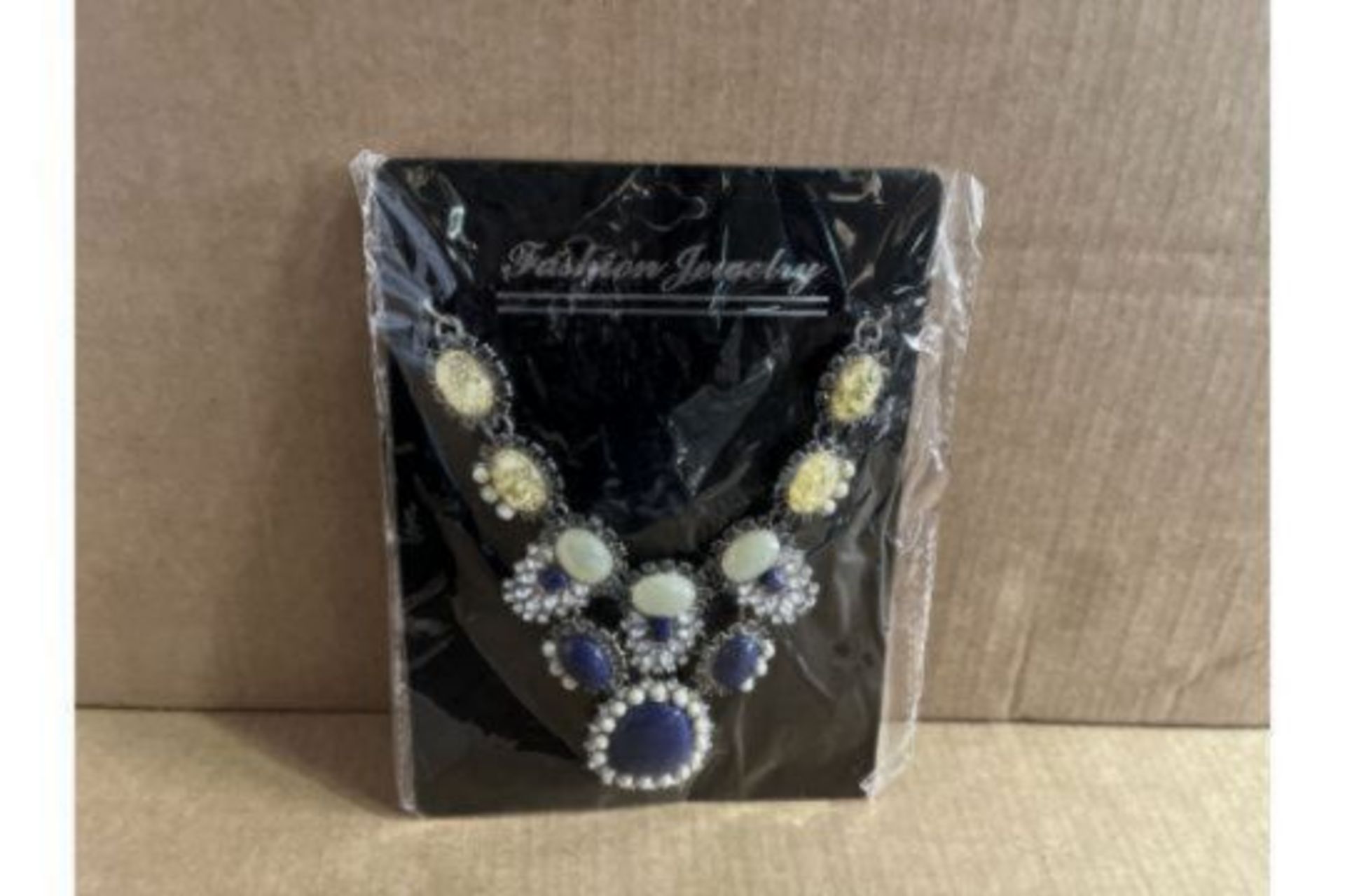 50 X BRAND NEW INDIVIDUALLY PACKAGED STATEMENT NECKLACES R15