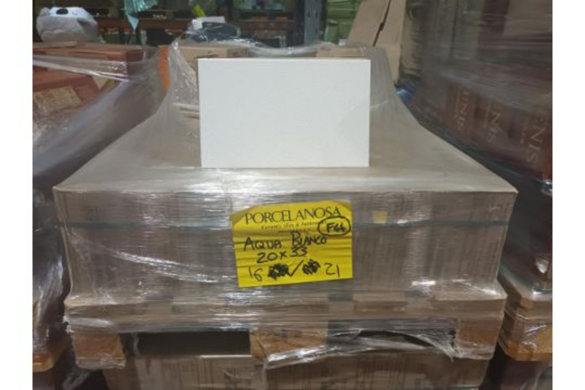 PALLET TO CONTAIN 30 x PACKS OF PORCELANOSA AQUA BLANCO WALL TILES. SIZE: 200x316mm. Each box - Image 3 of 4